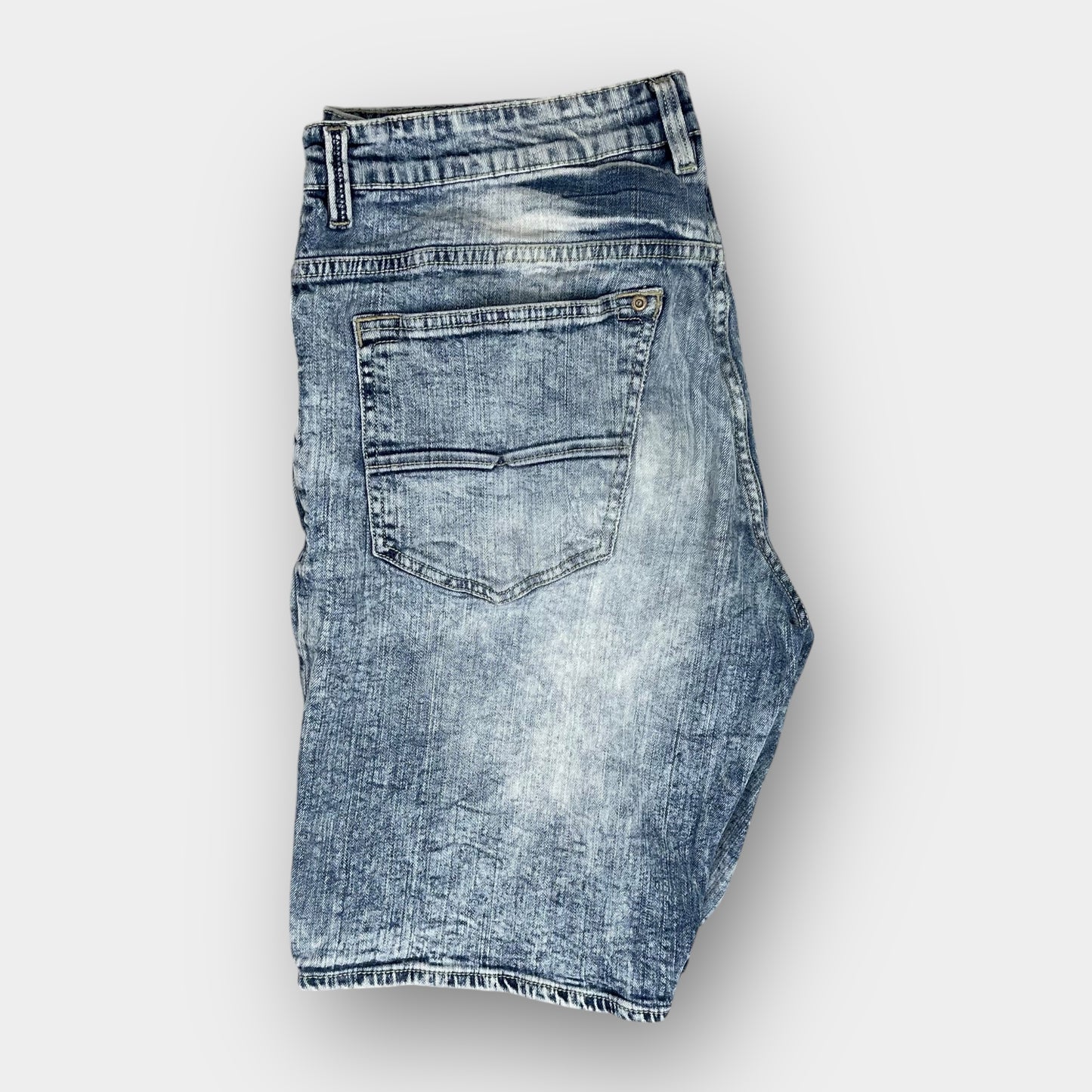 Buffalo distressed denim short