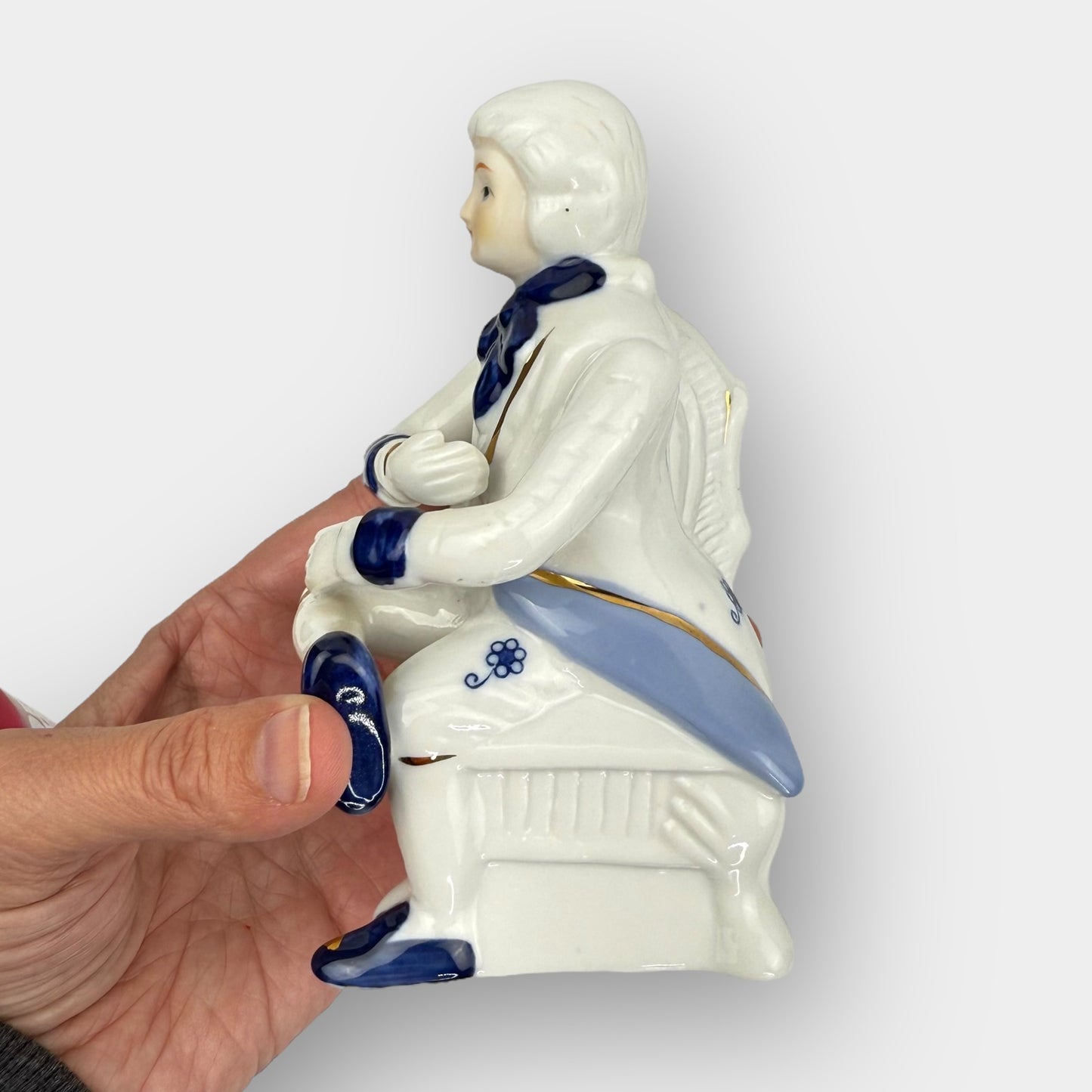 Porcelain Couple Figurine Set
