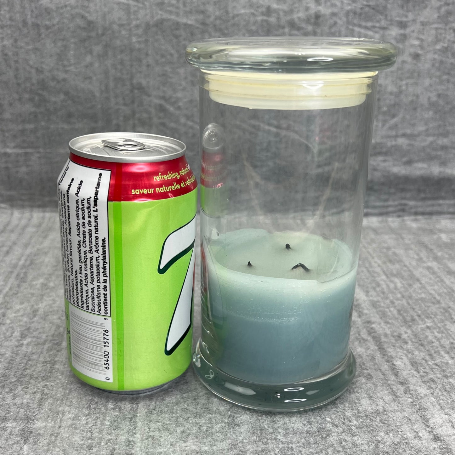 Candle with lid