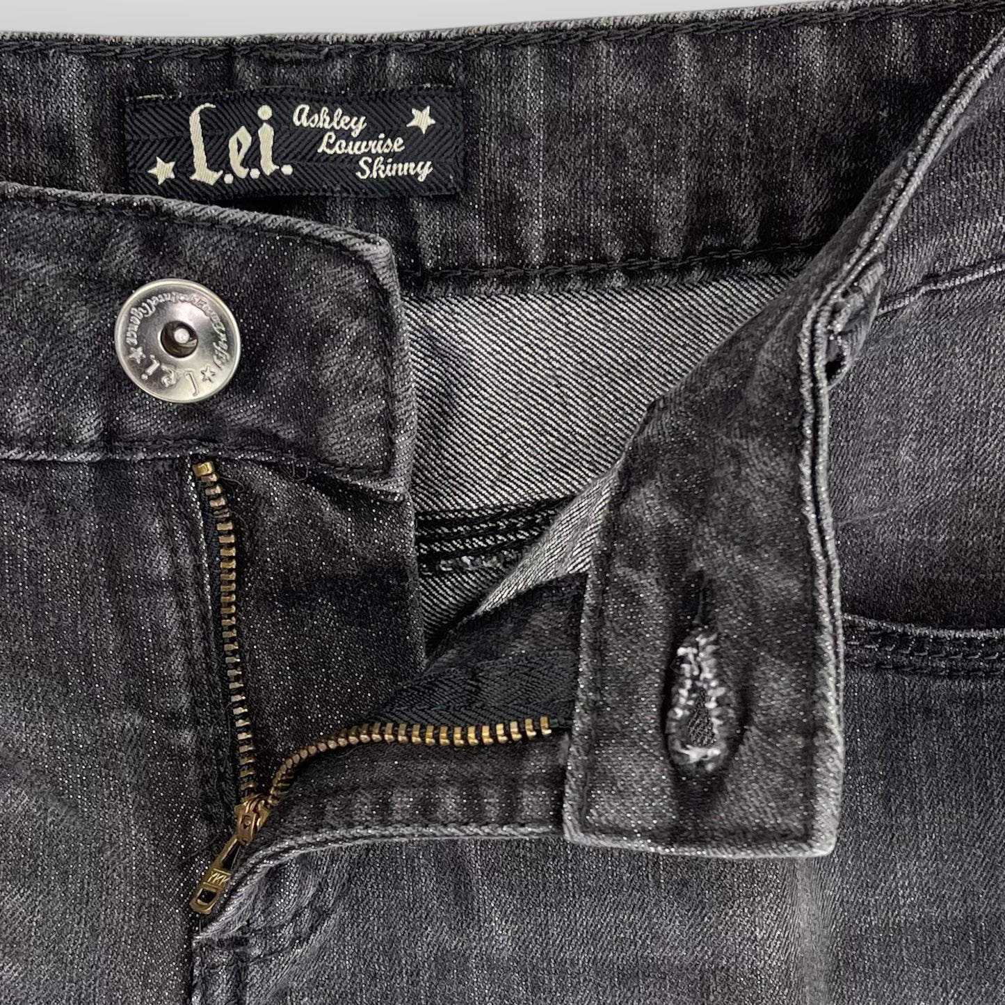 L.E.I Ashley Lowrise Skinny jean