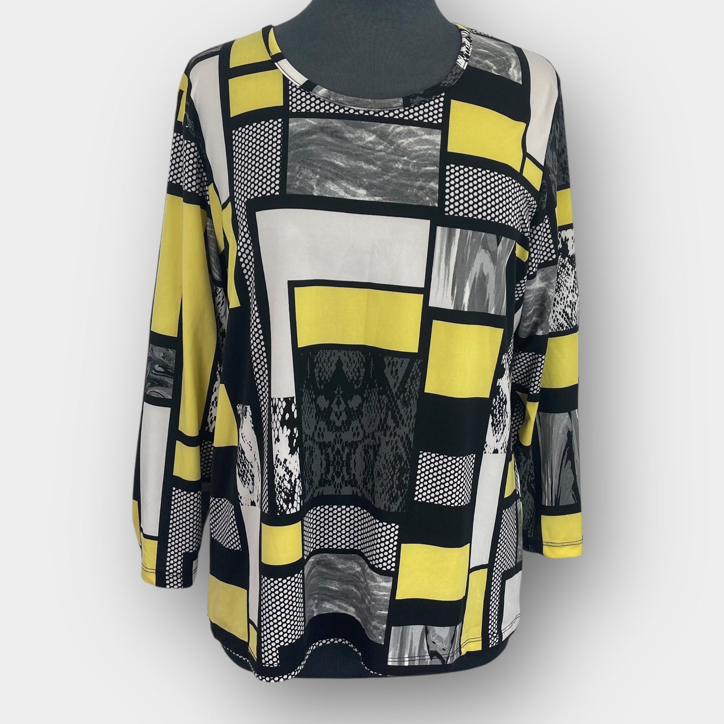 Geometric print top