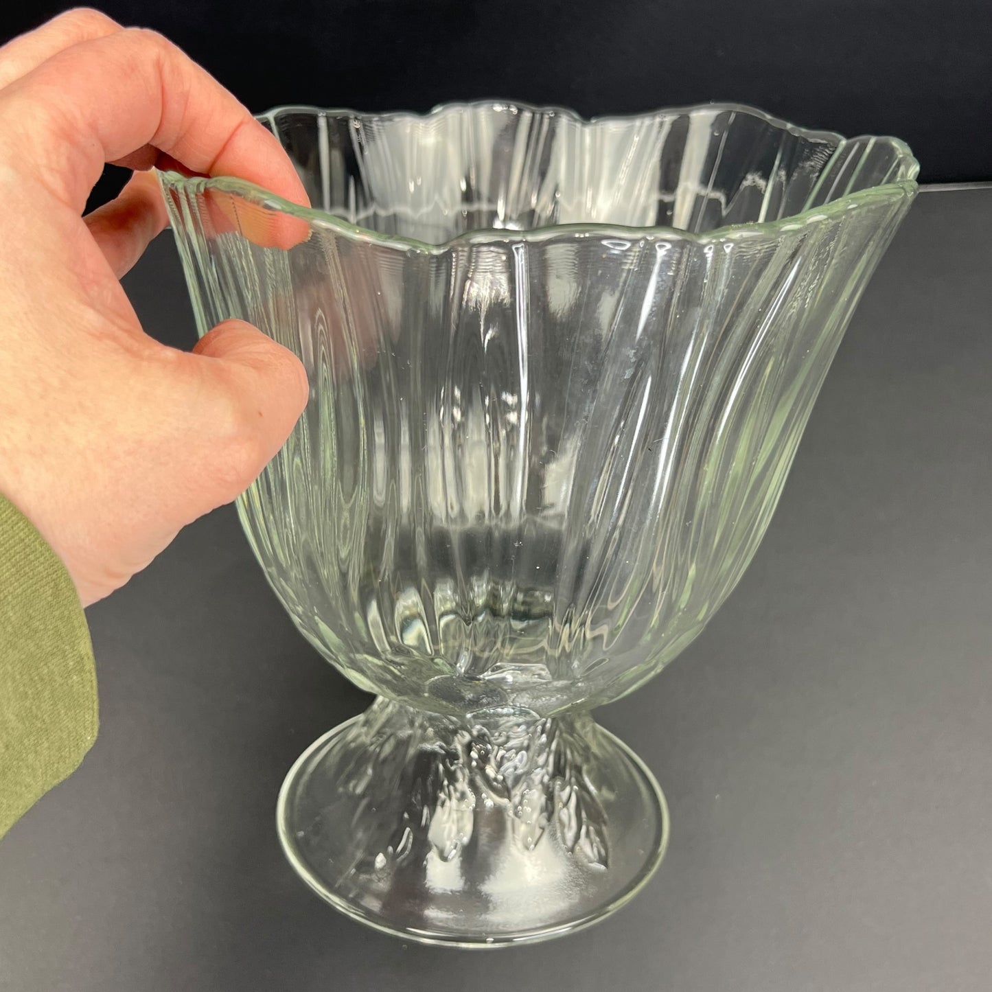 Tulip pattern pedestal vase vintage