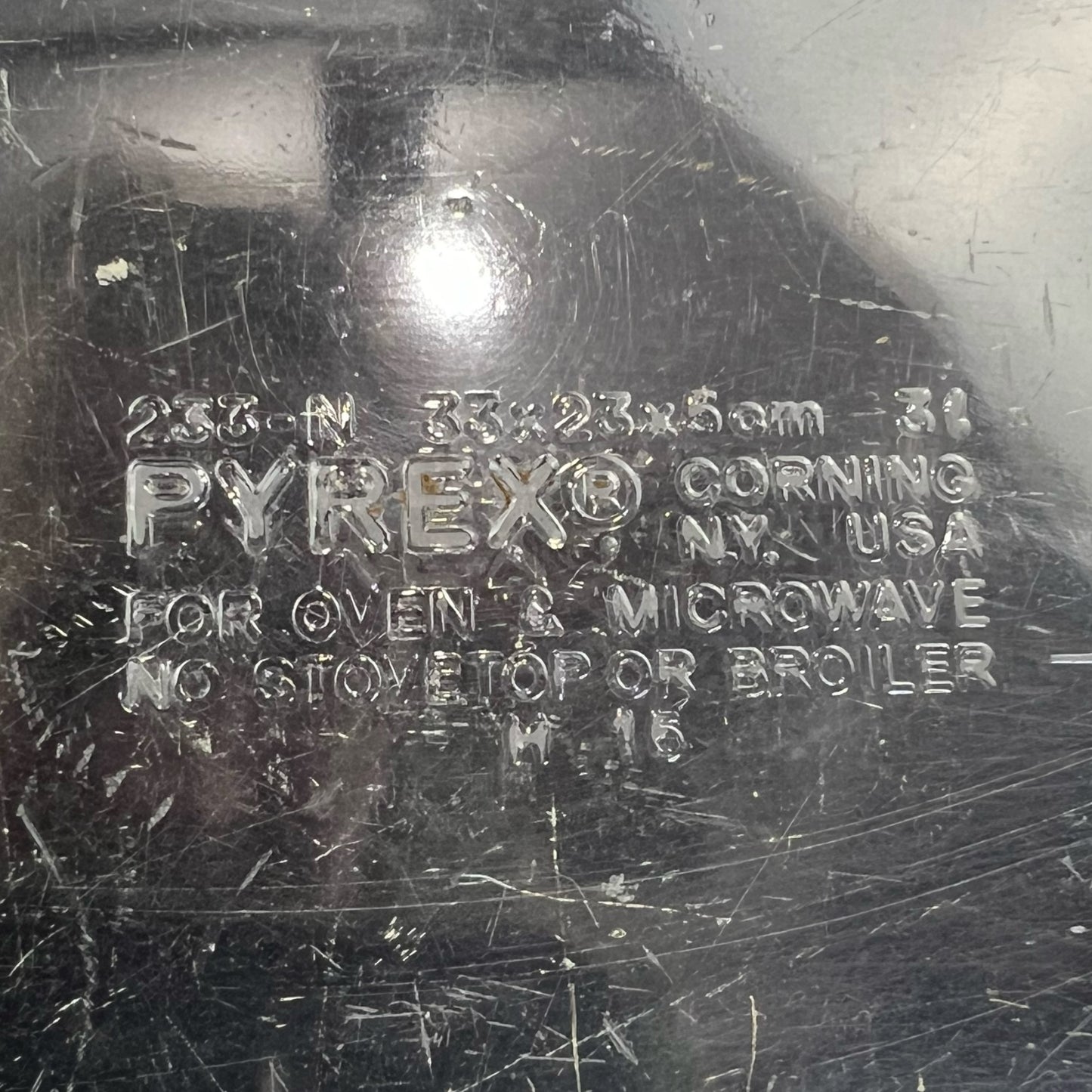 Vintage Pyrex #233-N Baking Dish