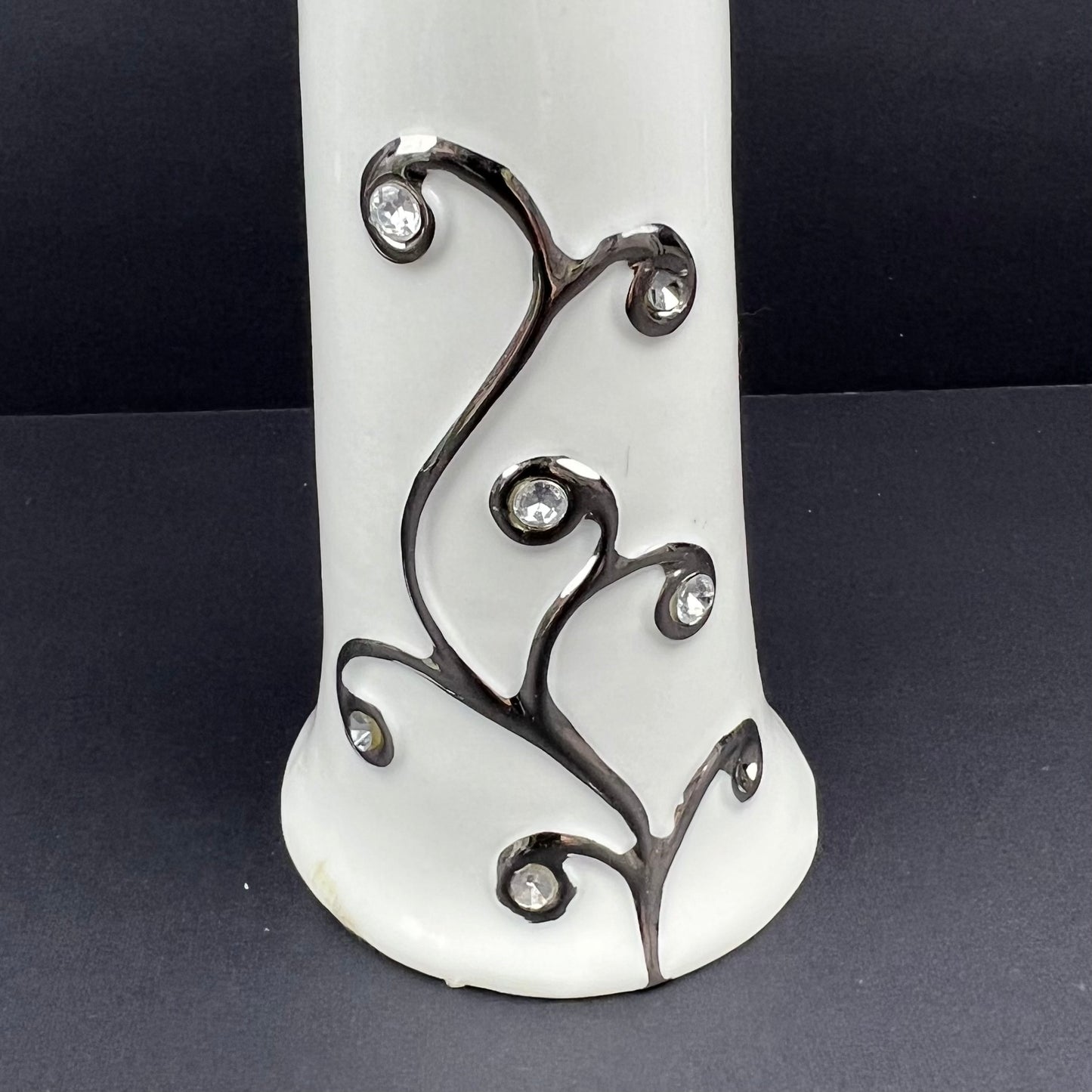 Angel figurine