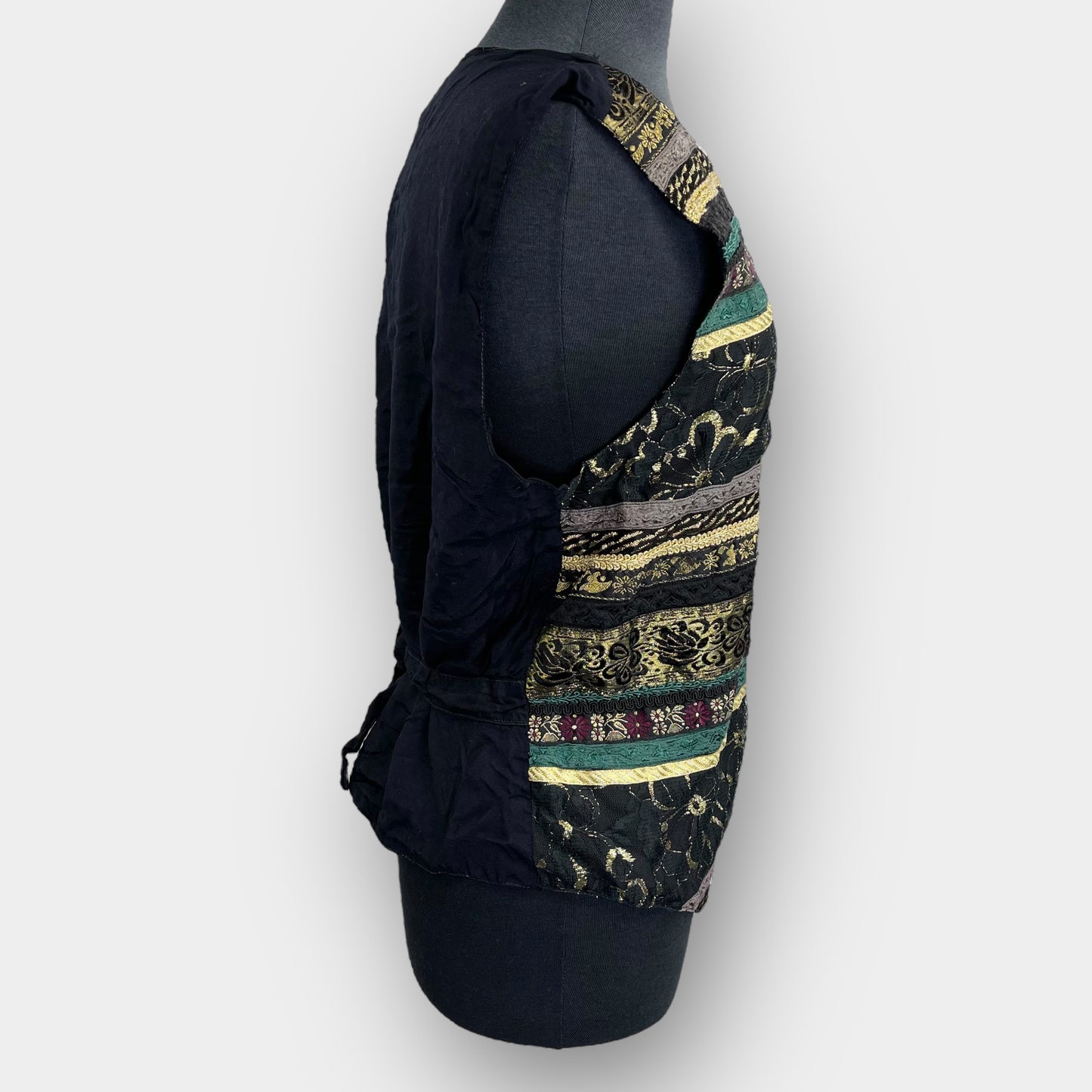 Next Issue vest