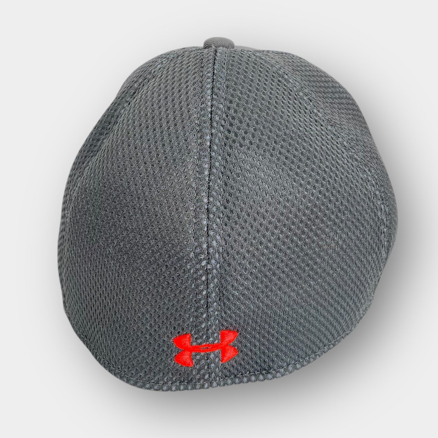 Under Armour mesh-back hat (M/L)