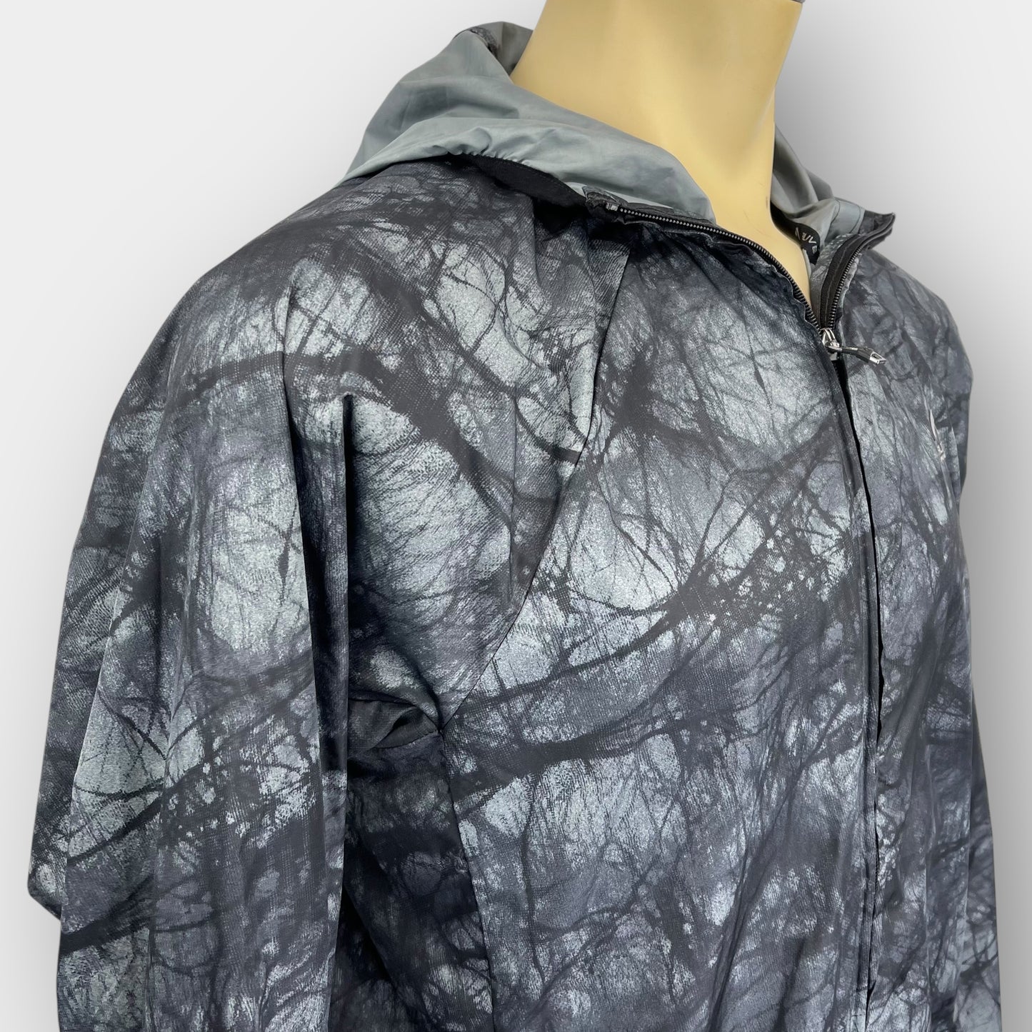 Alive Magnetics jacket