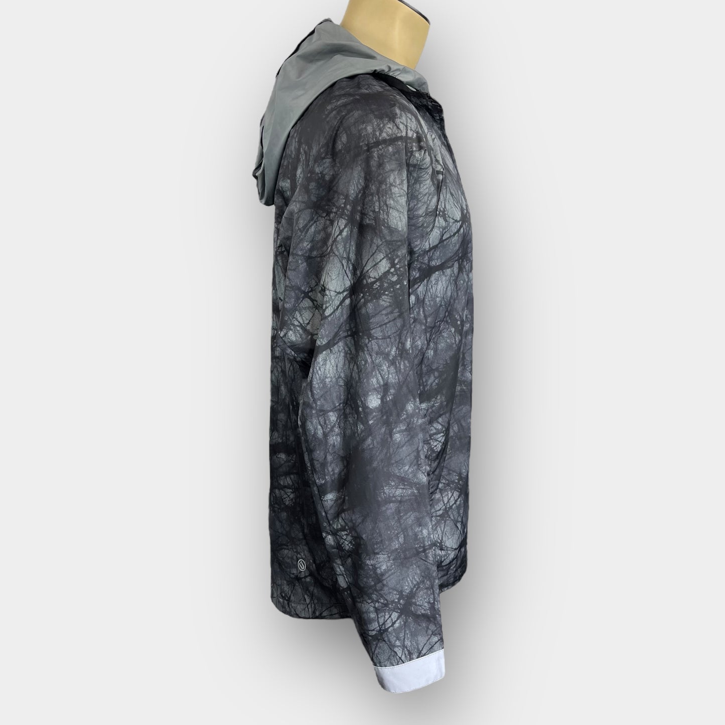Alive Magnetics jacket