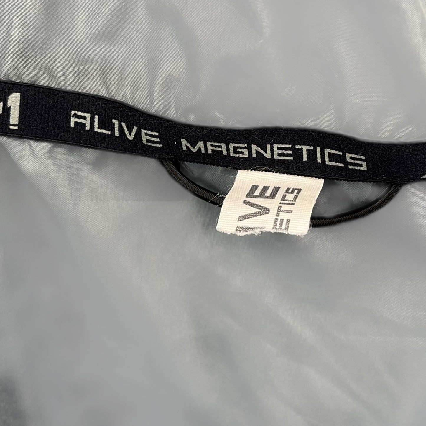 Alive Magnetics jacket