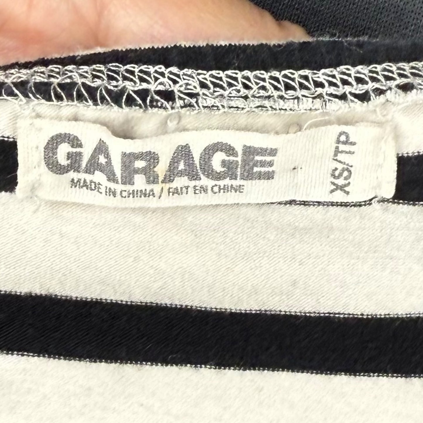 Garage striped bandeau