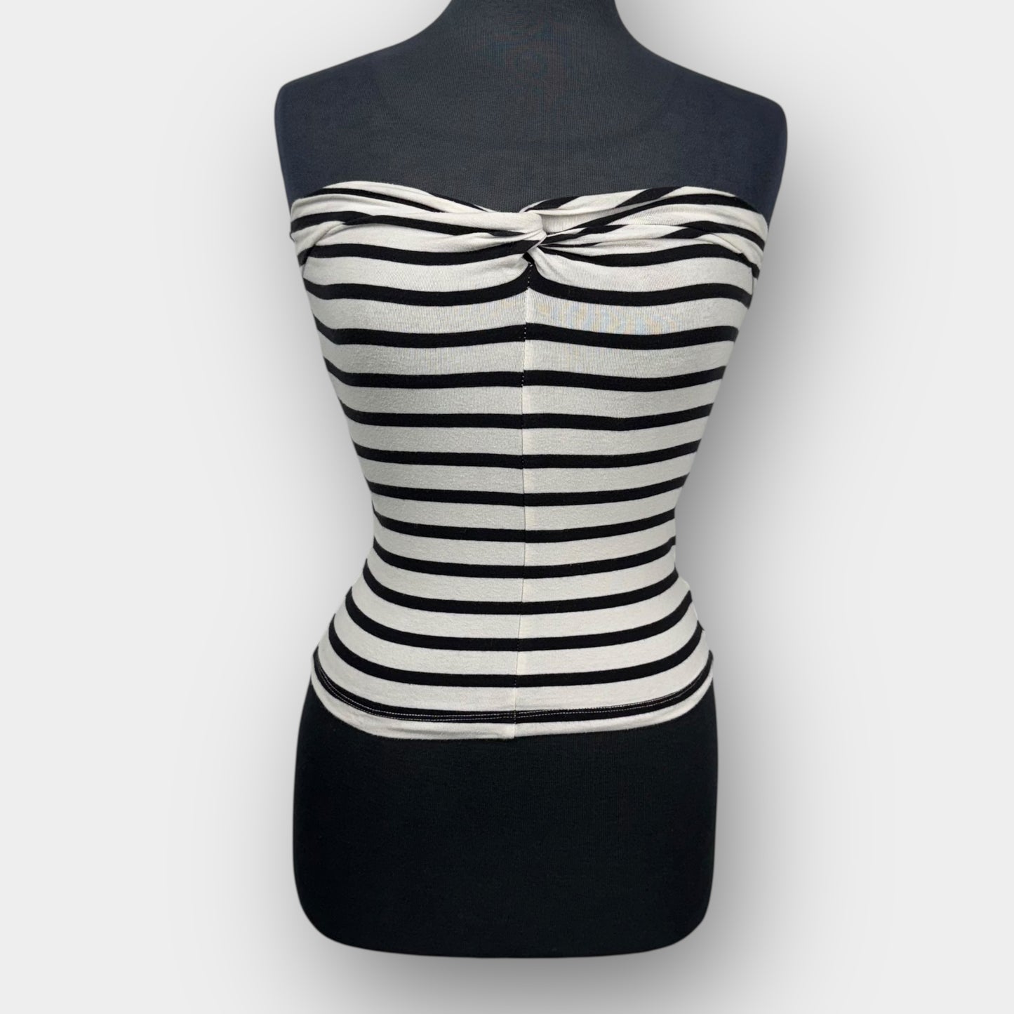 Garage striped bandeau