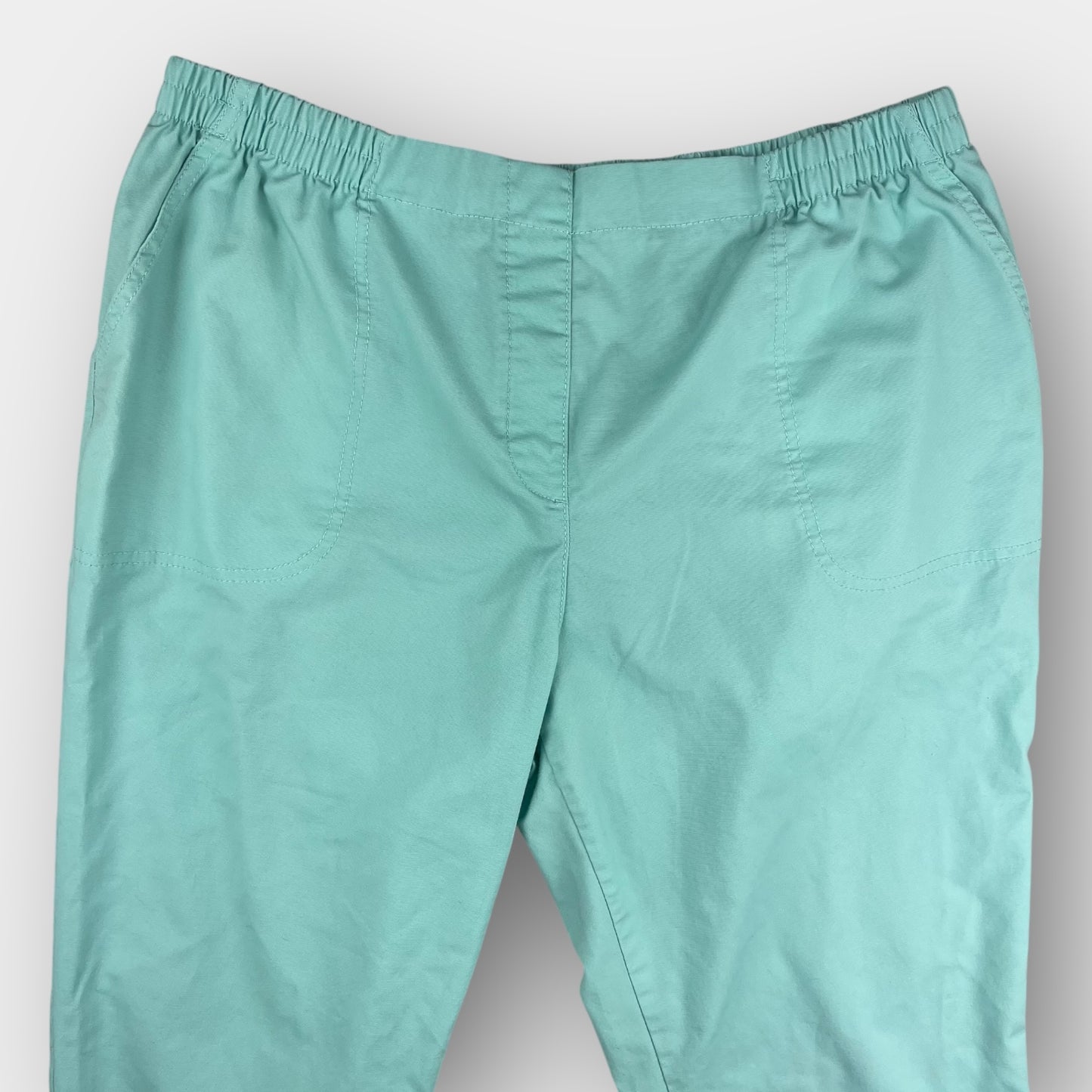 Alia Petite Capri