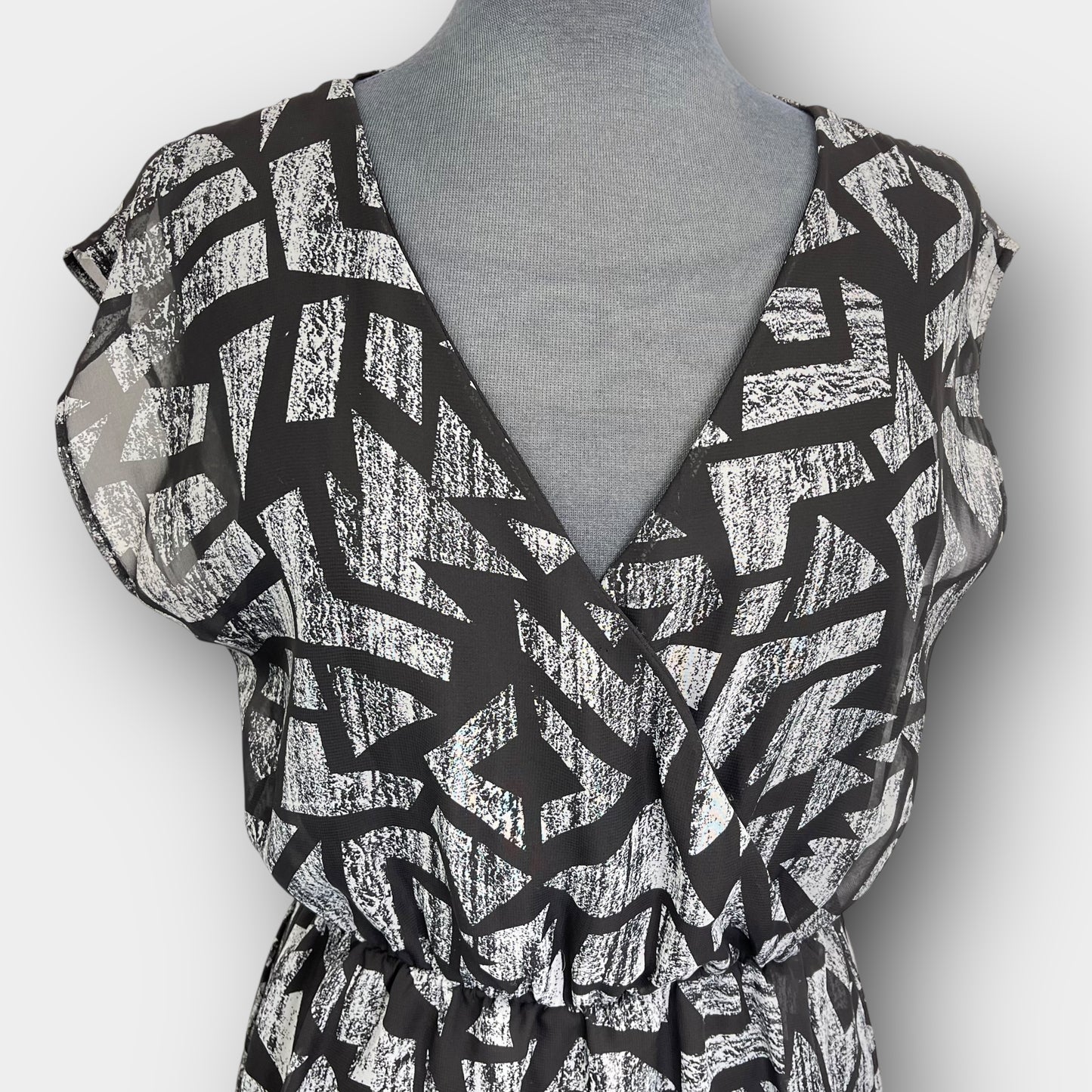 Sleeveless v-neck dress