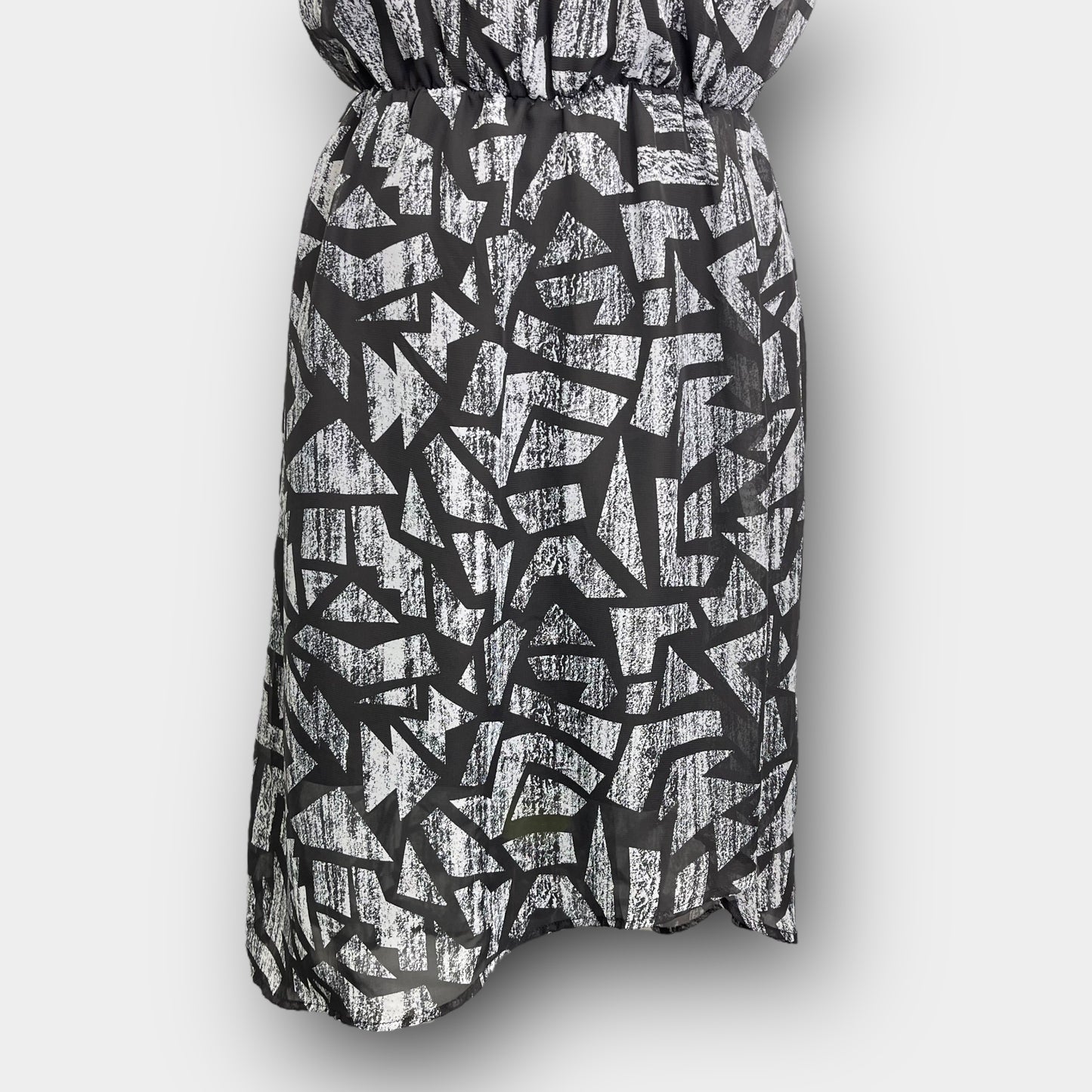 Sleeveless v-neck dress
