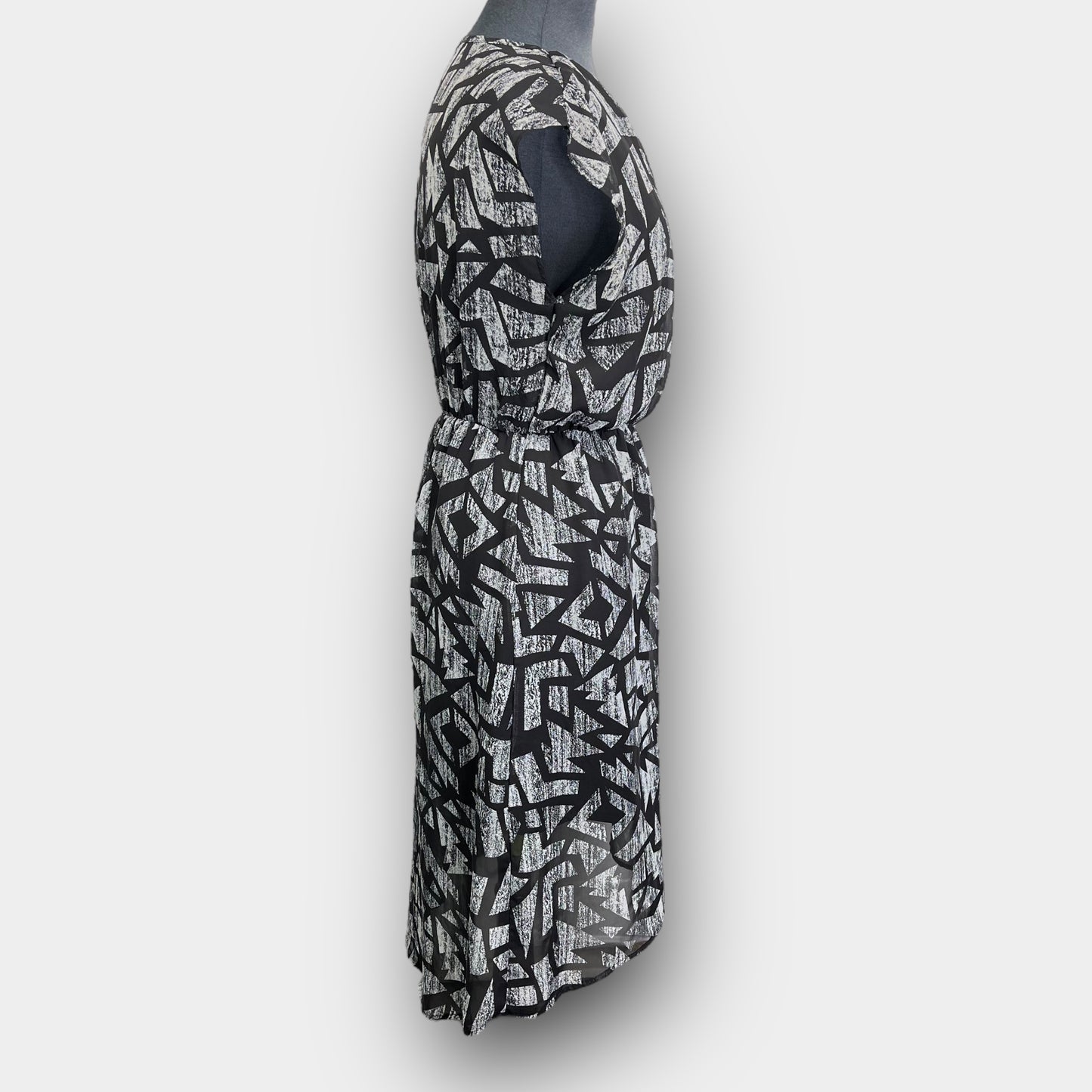 Sleeveless v-neck dress