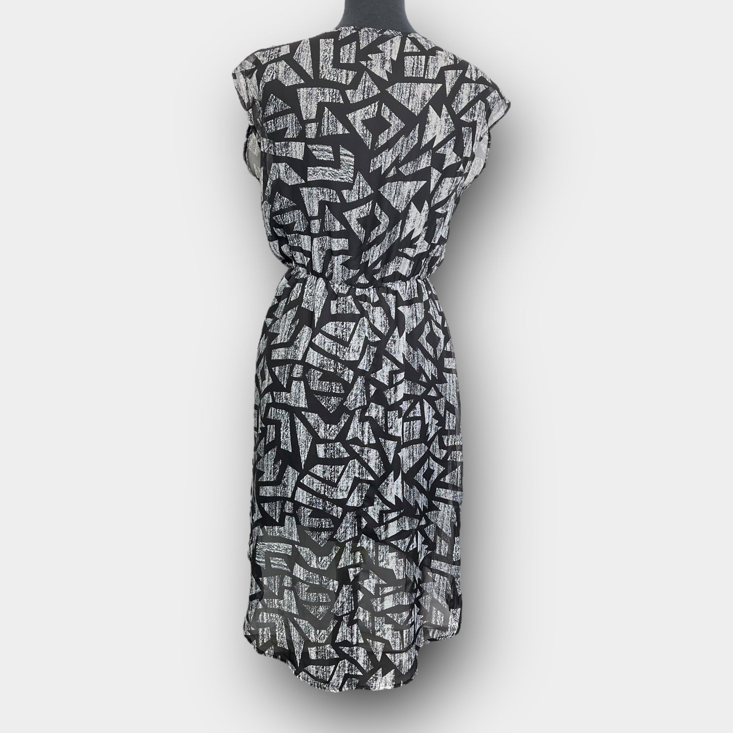 Sleeveless v-neck dress