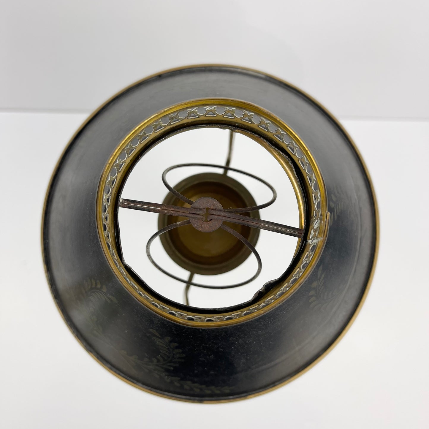 Brass tealight lamp