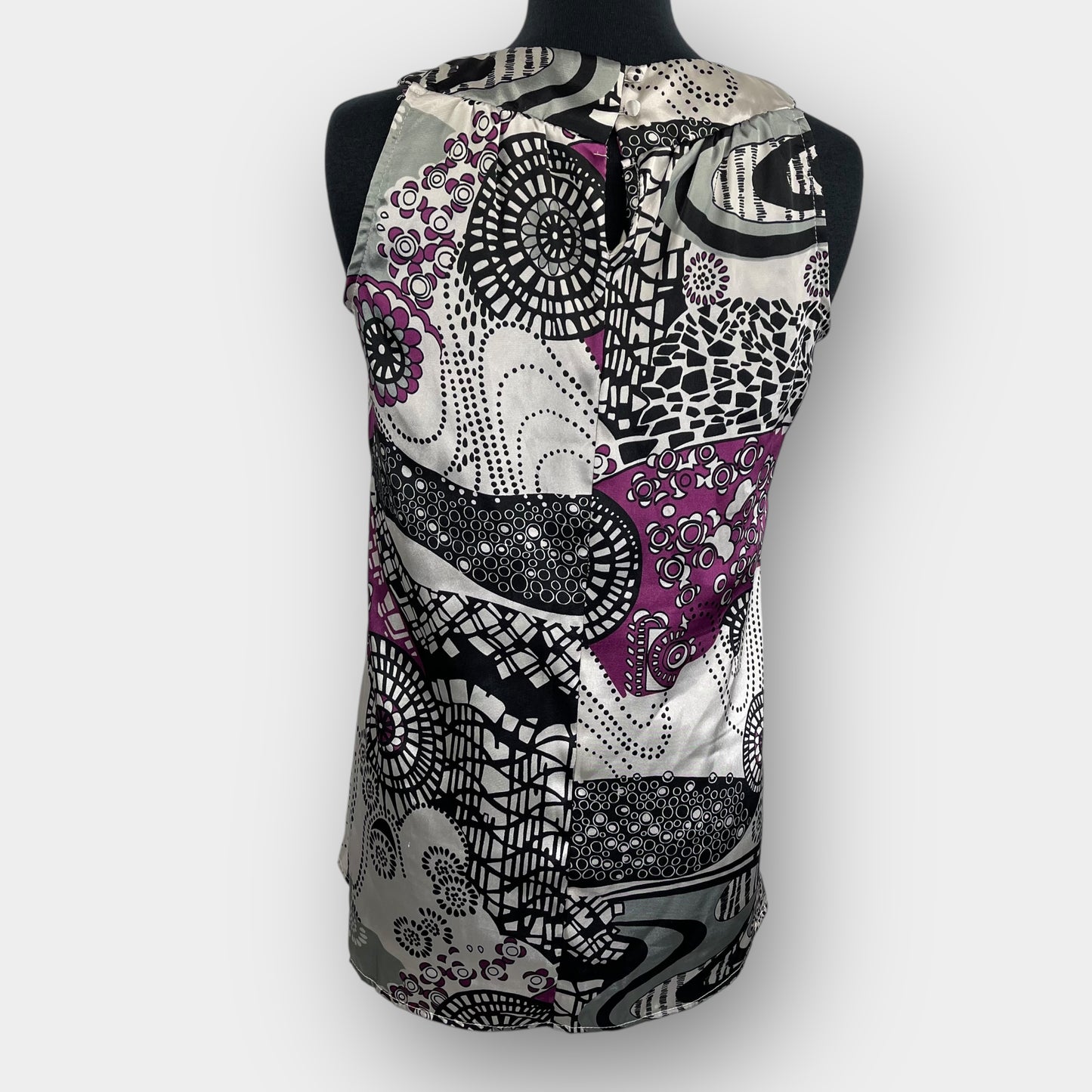 Simply Irresistible sleeveless blouse