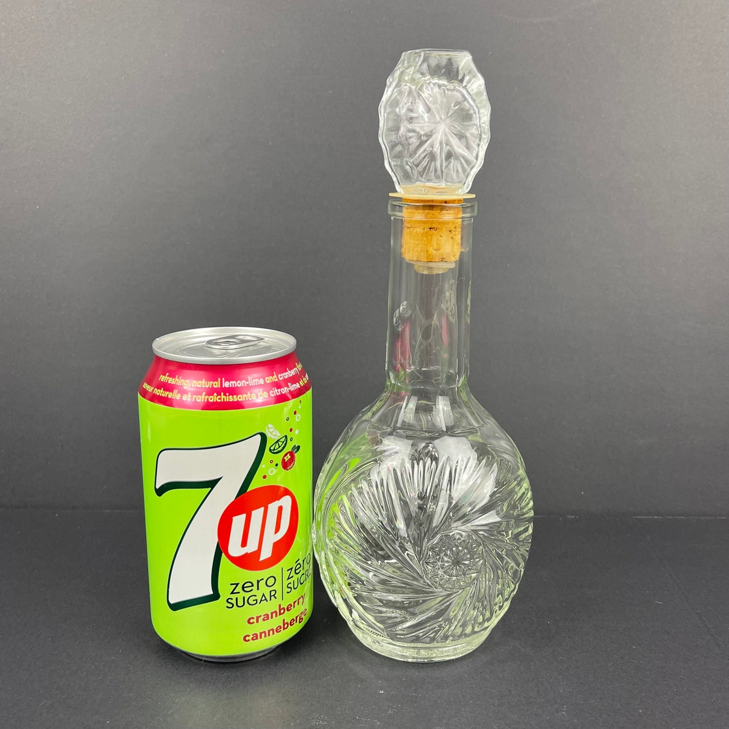 Glass decanter bottle with stopper
