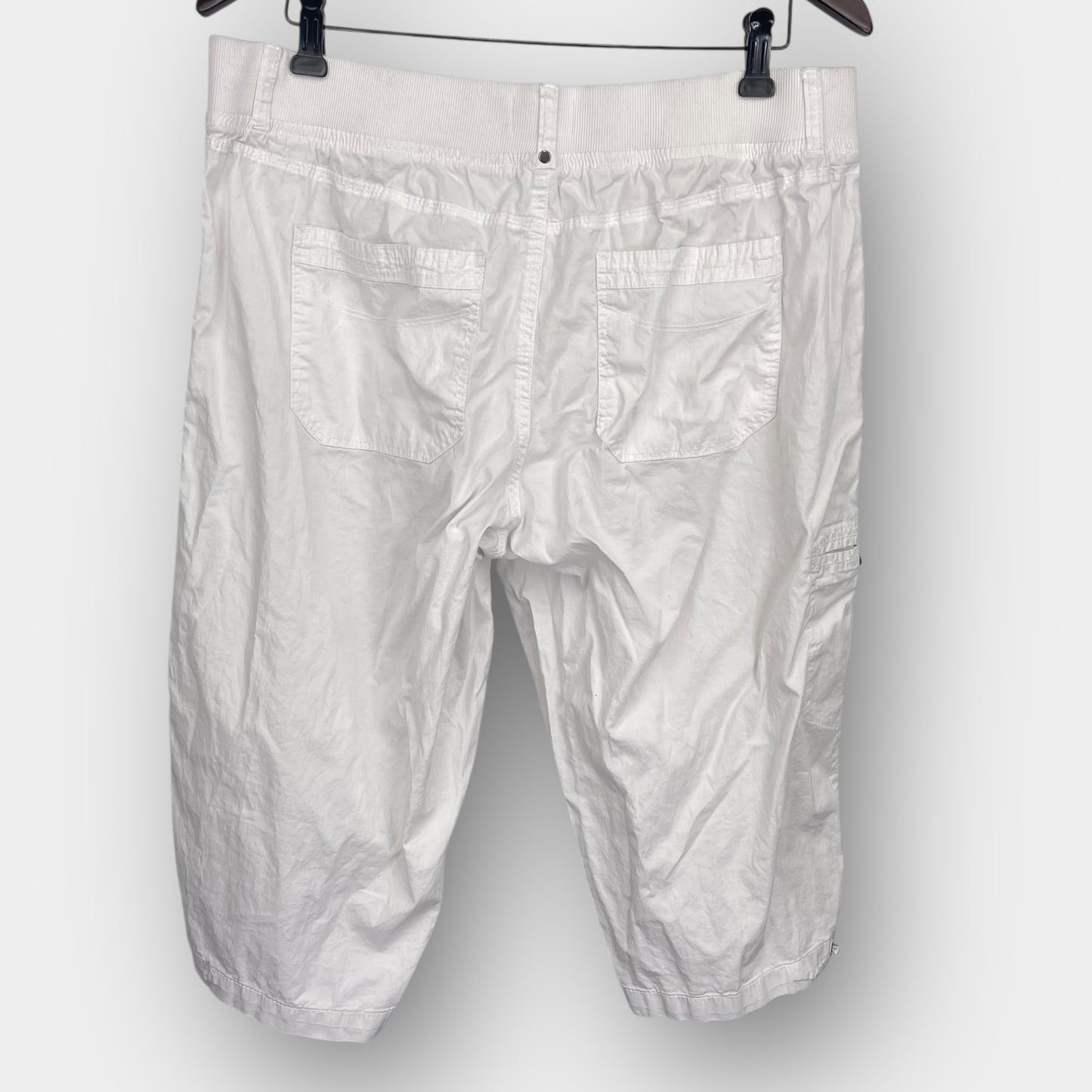 Dash cargo capri pant
