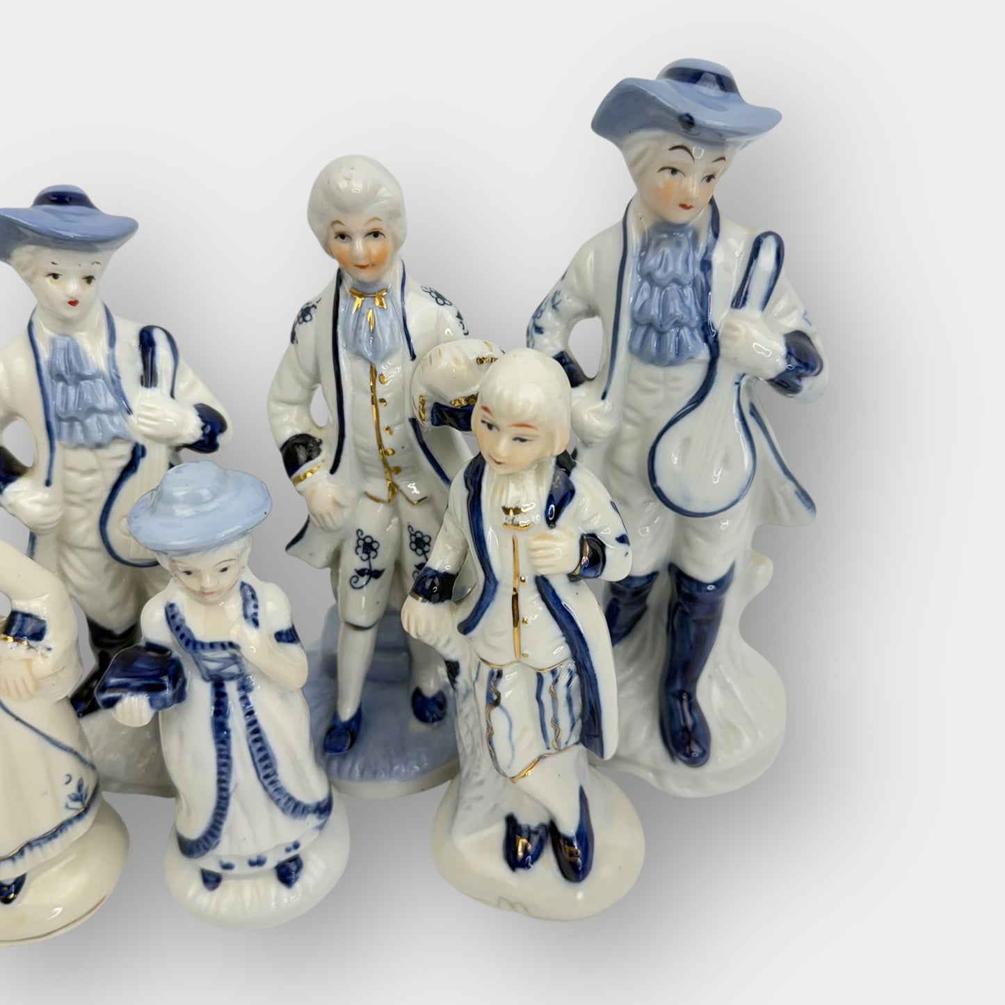 Blue White Figurines Set