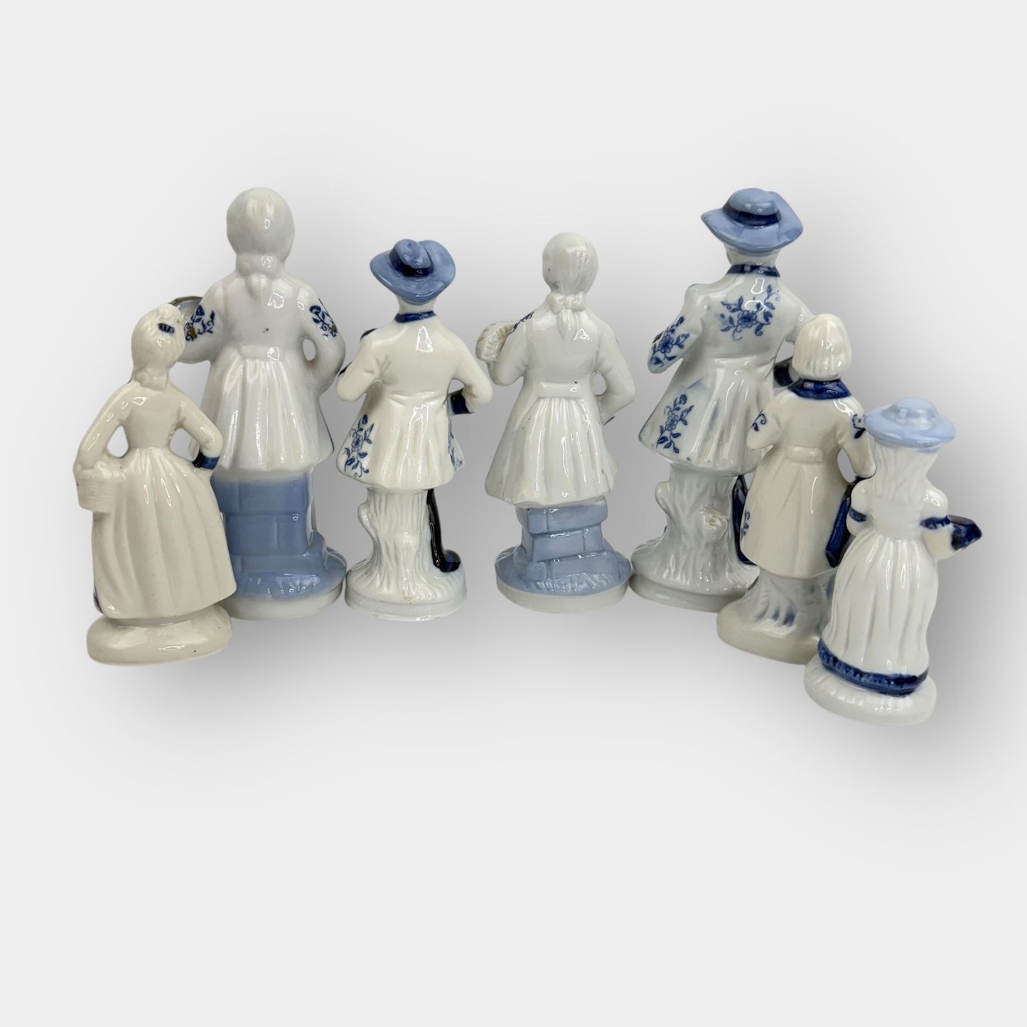 Blue White Figurines Set