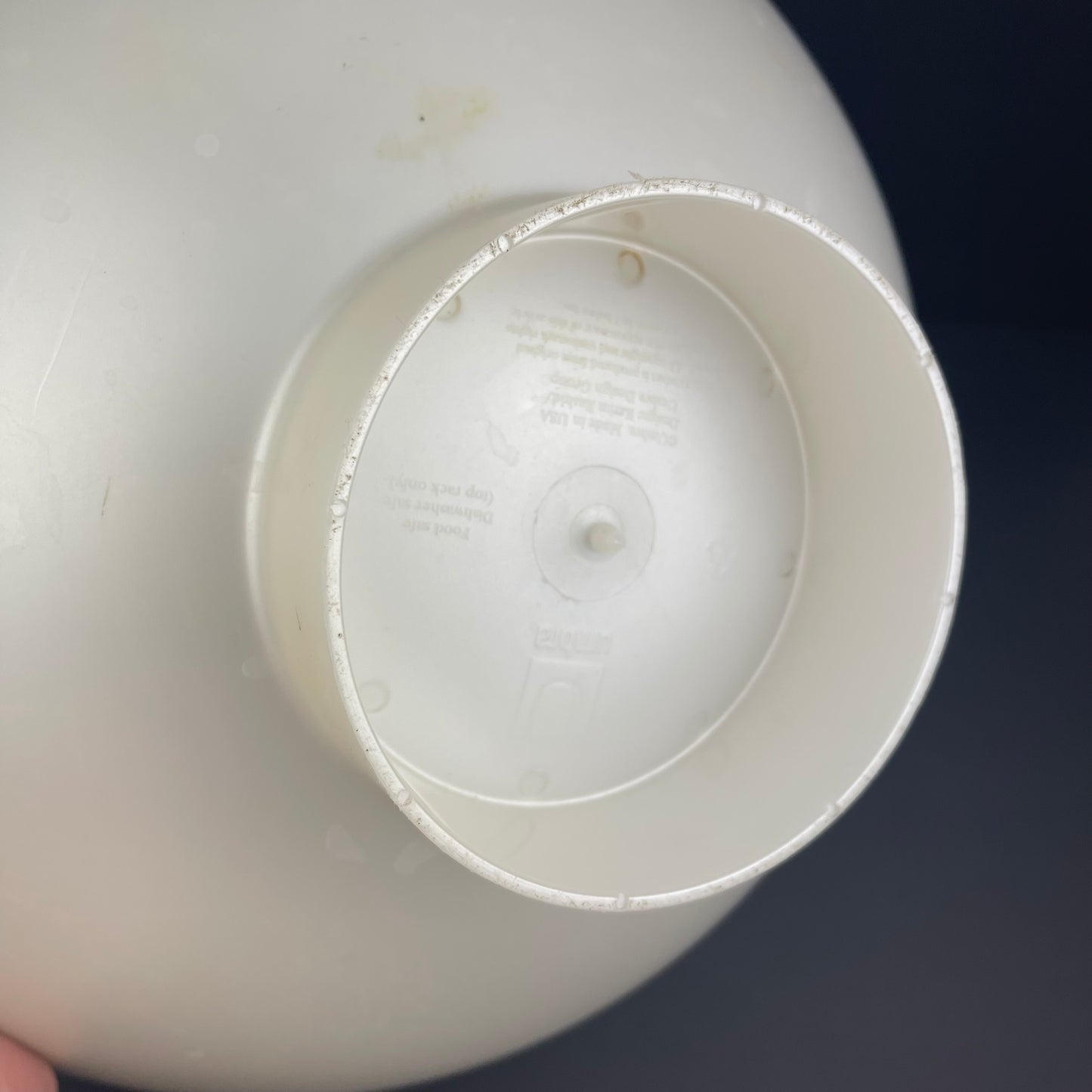 Plastic bowl with handles