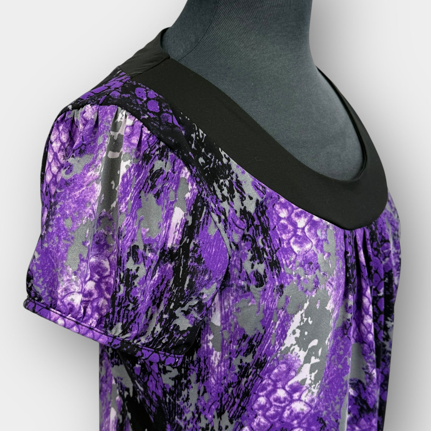 George scoop neck top