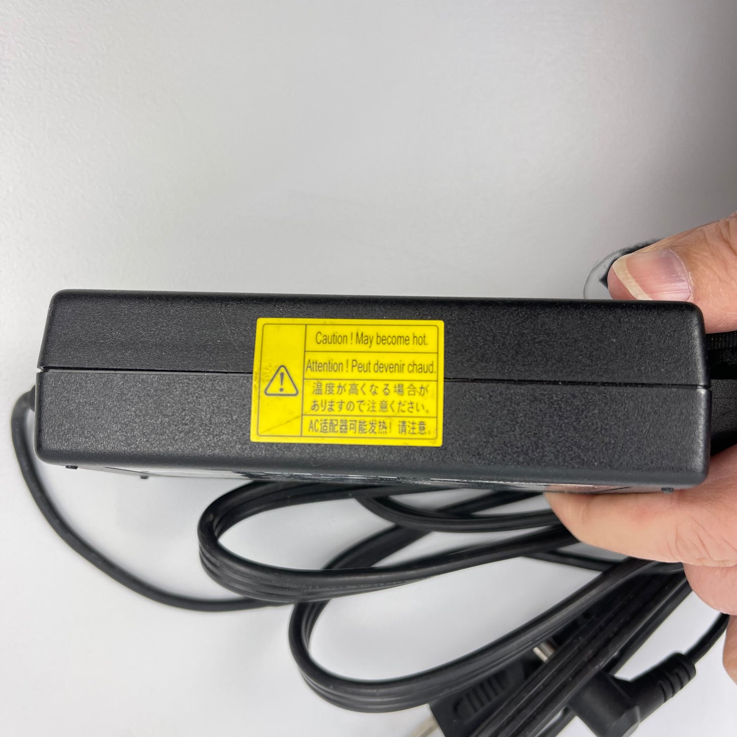 SADP-65KB AC/DC adapter
