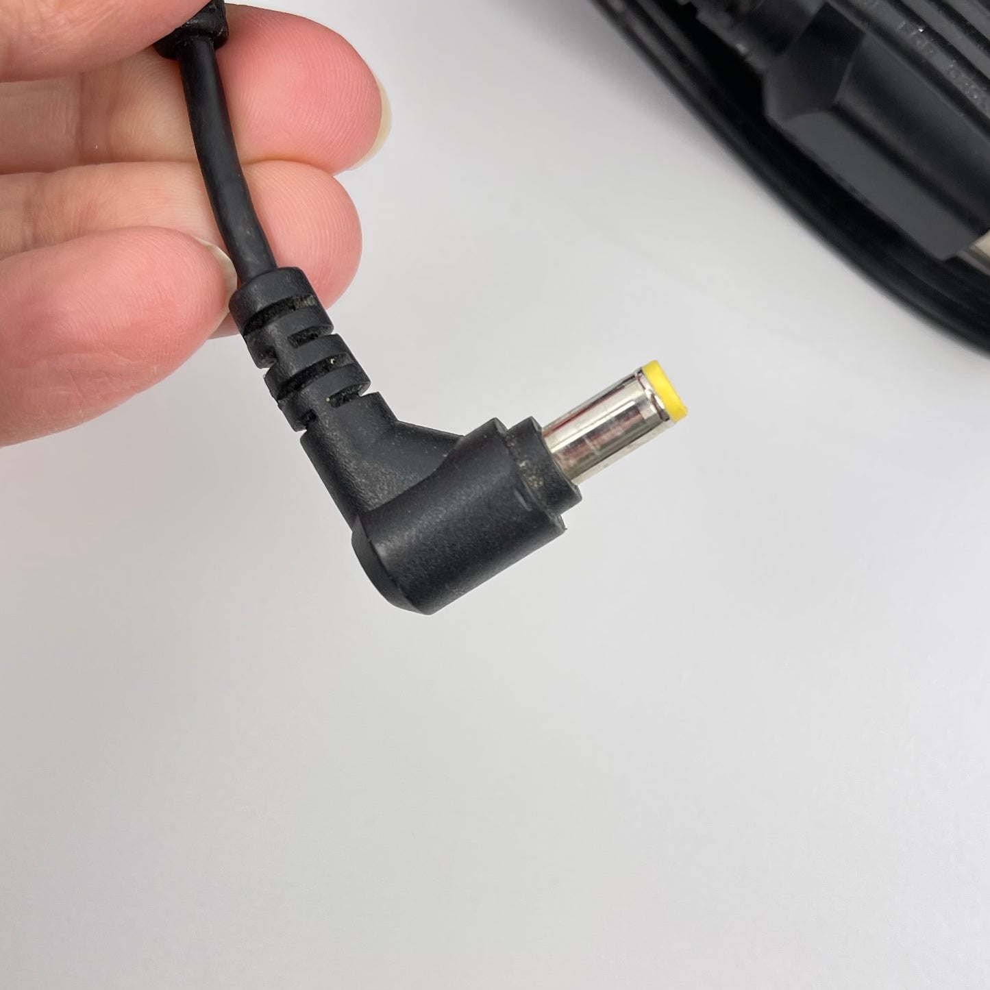 SADP-65KB AC/DC adapter