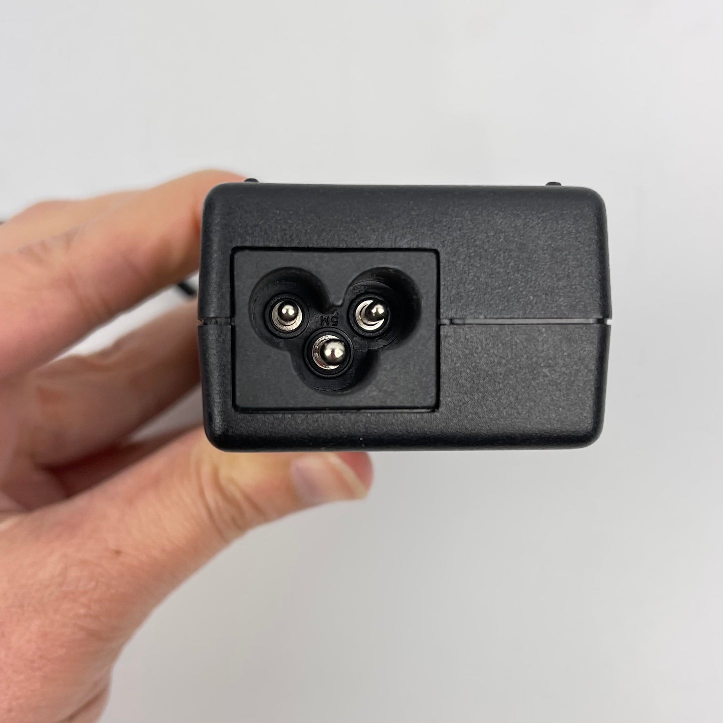 SADP-65KB AC/DC adapter