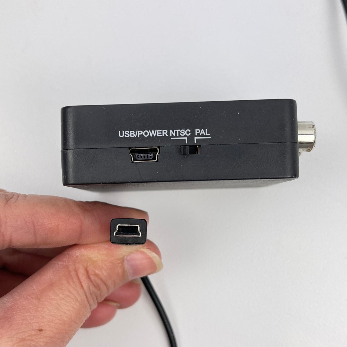 HDMI2AV converter
