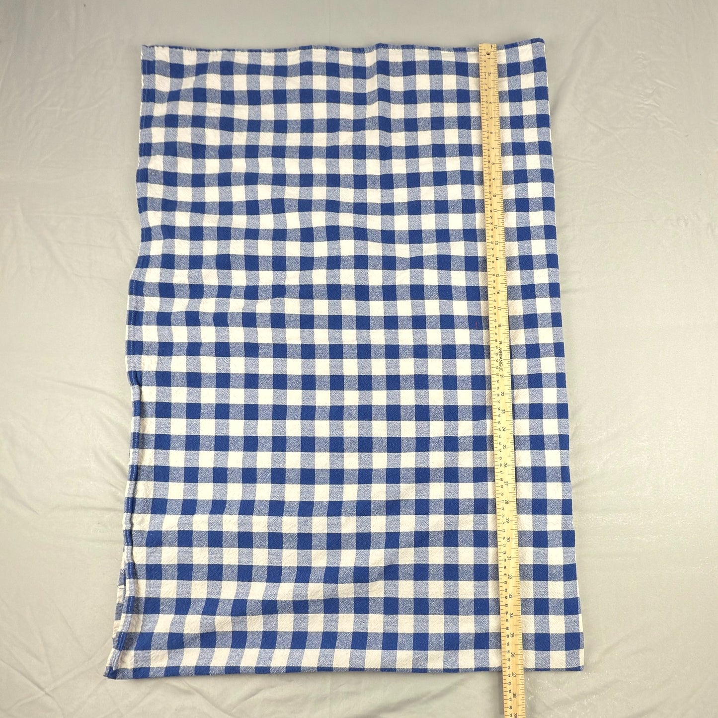 Fabstyles Gingham Tablecloth (50x74)