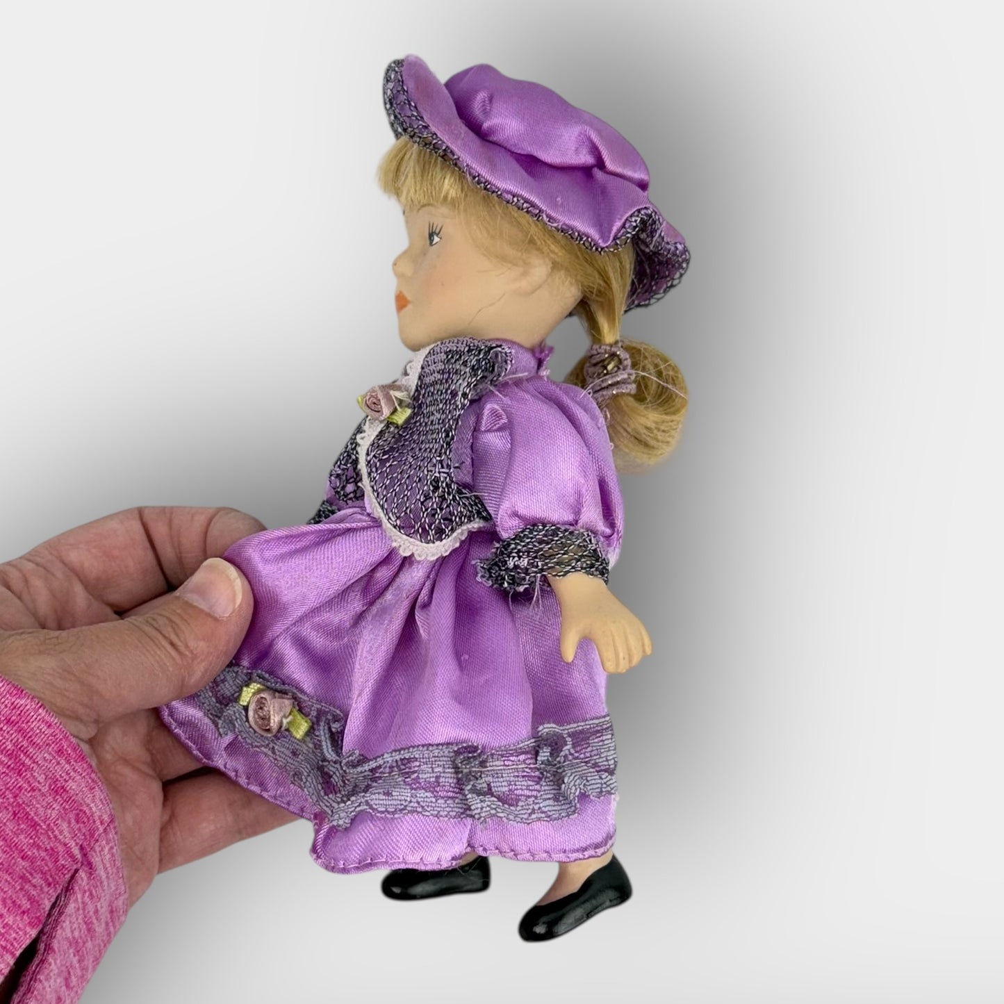 Dundee Purple Dress Doll