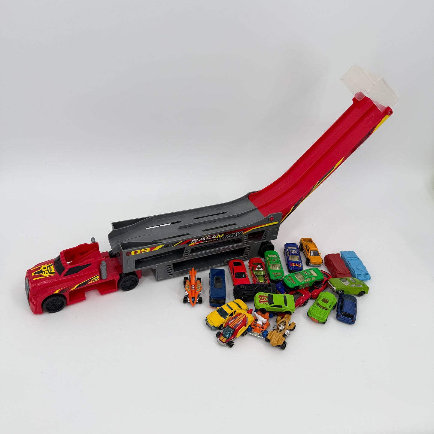 Race N Win Car Carrier Lot