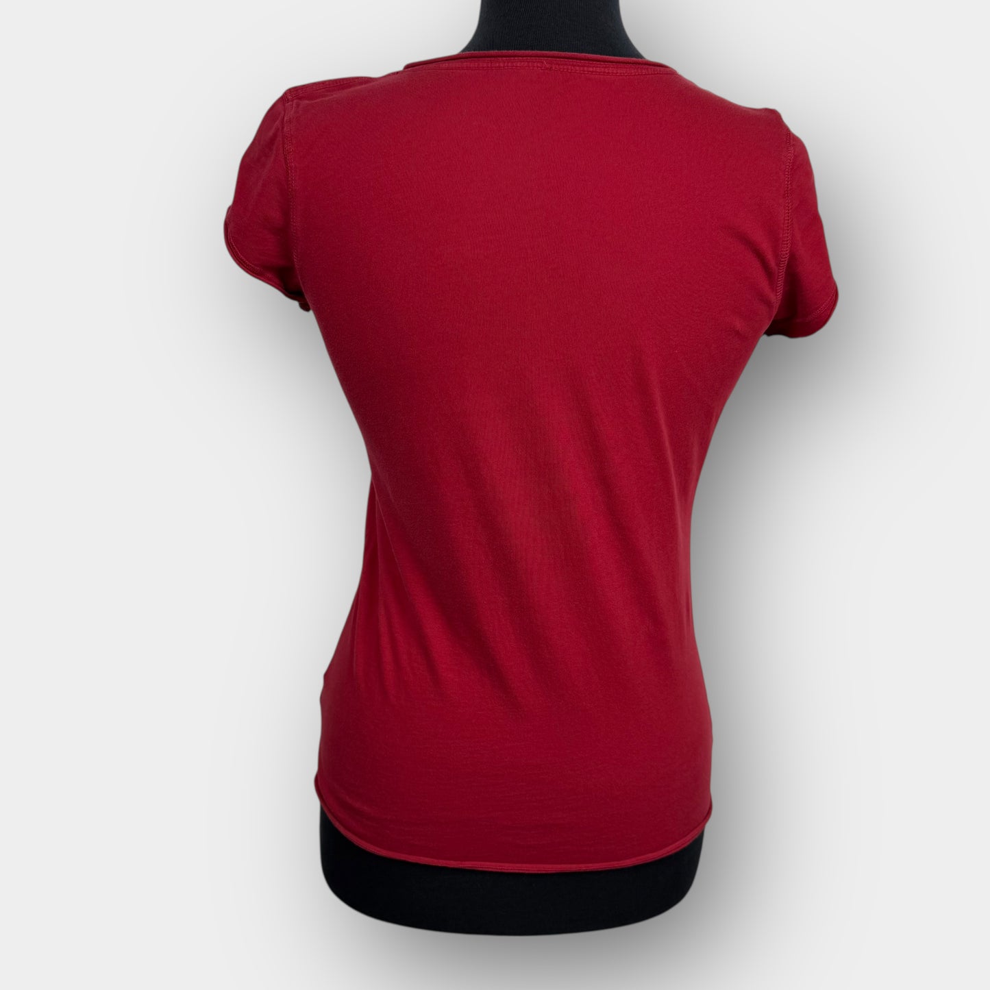 GAP v-neck tee
