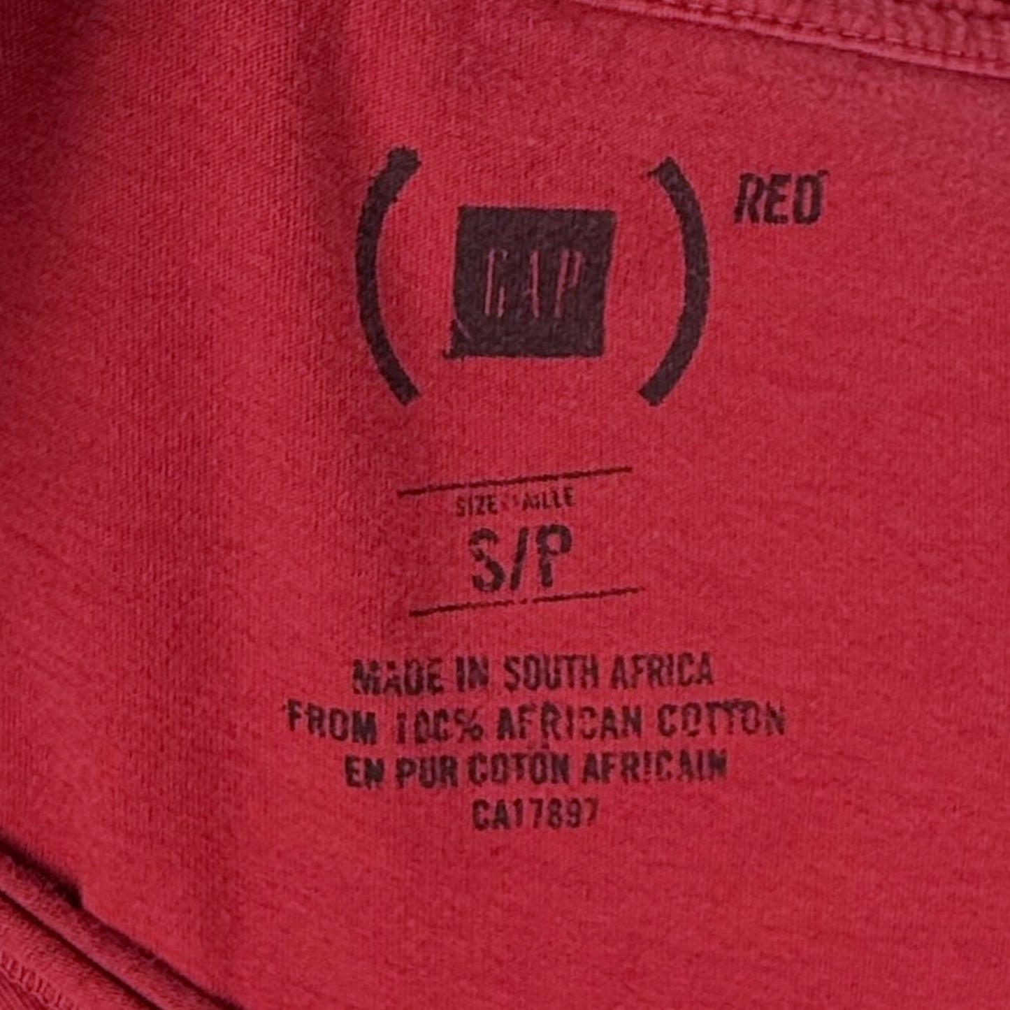 GAP v-neck tee