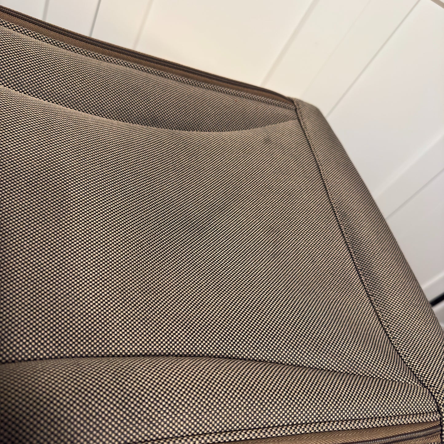 London Fog Rolling Suitcase