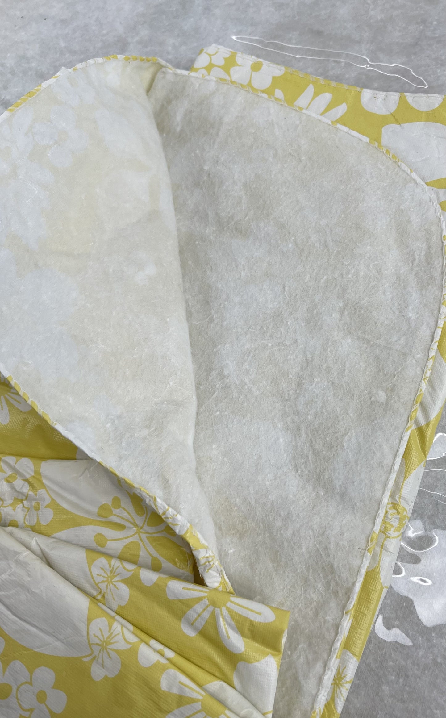 Table cloth yellow with white flowers