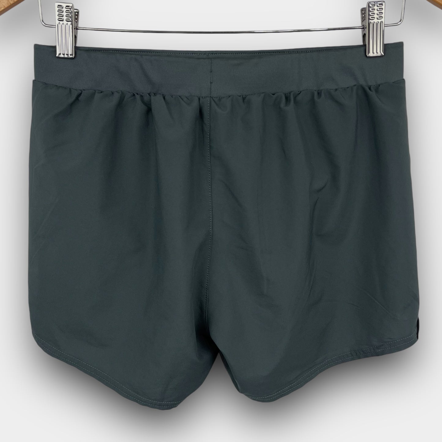 Under Armour short