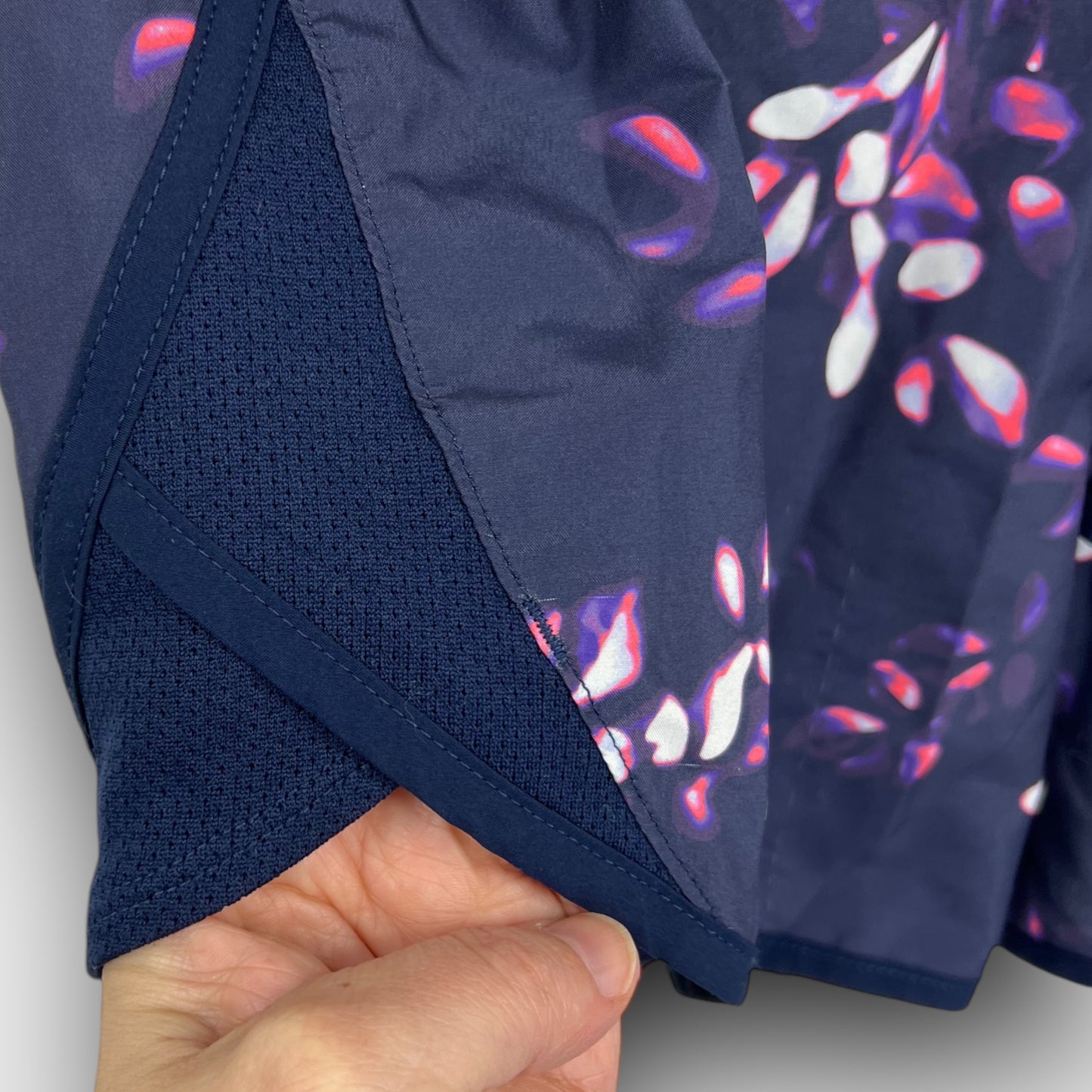 Under Armour loose short