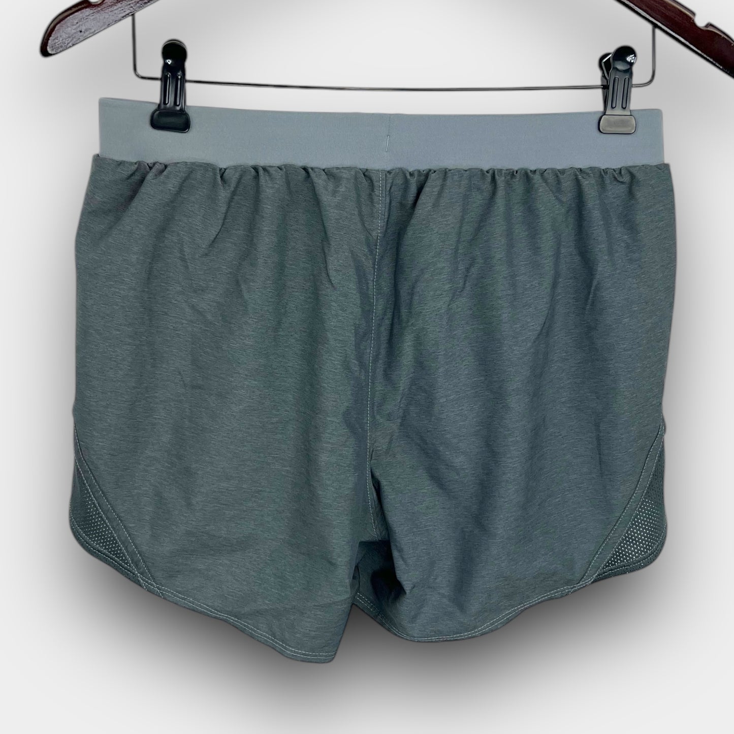 Under Armour loose short