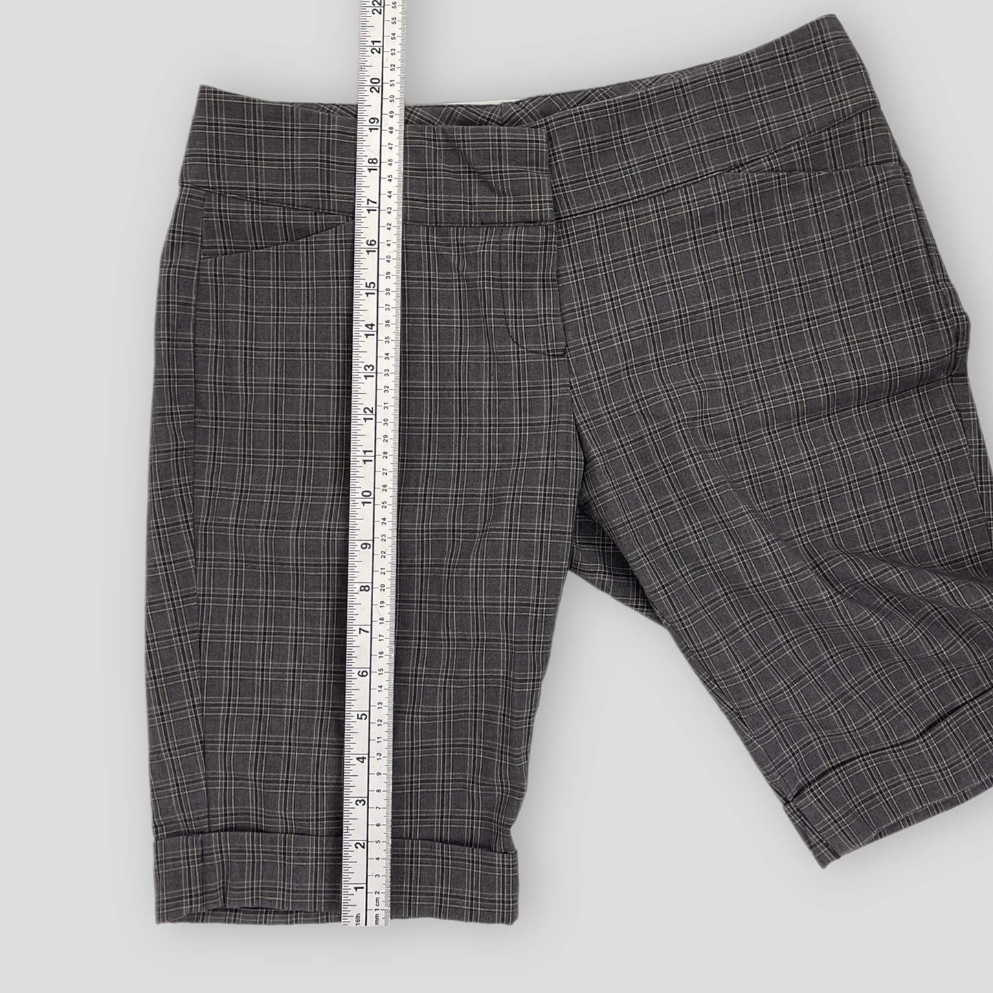 Tremor short