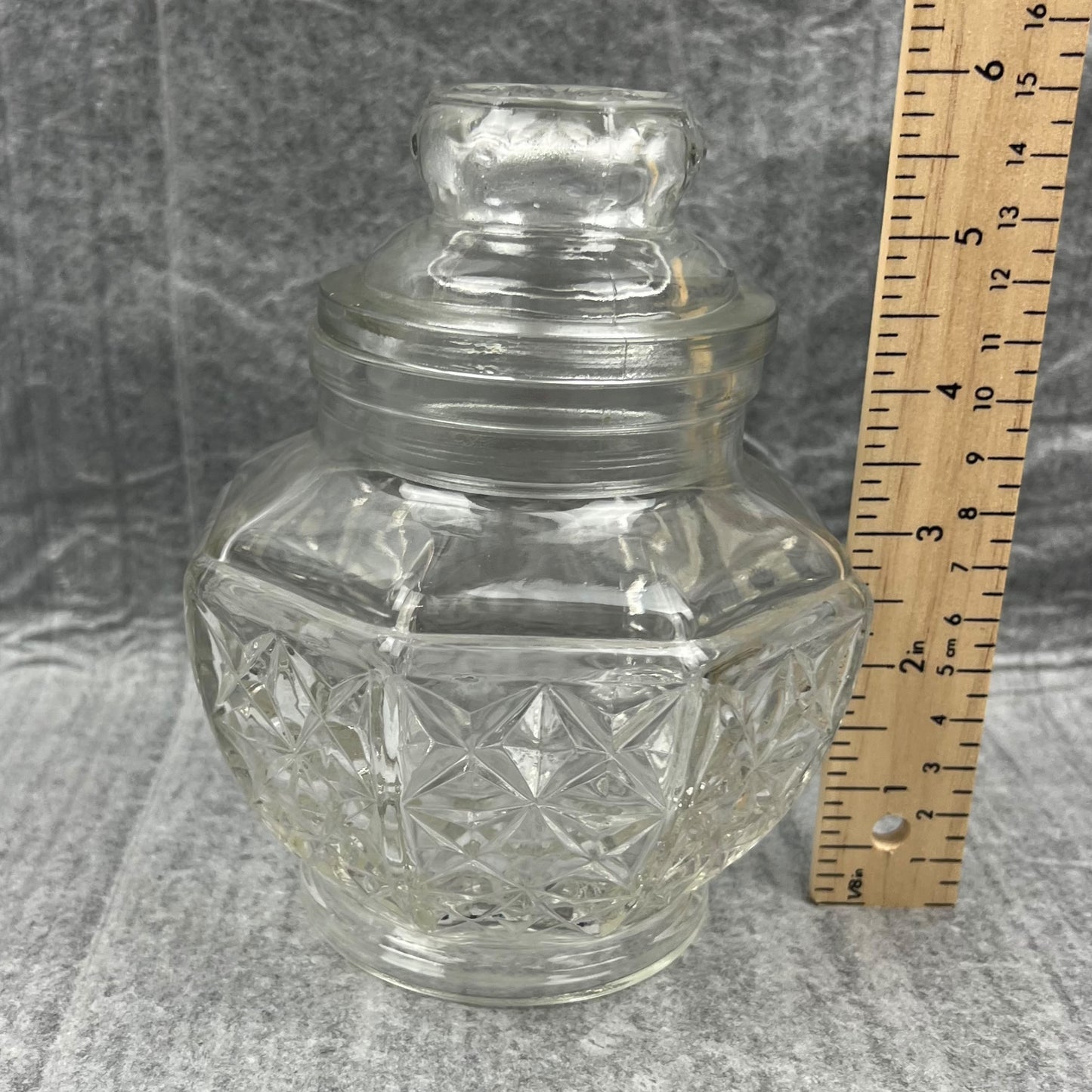 Glass jar with lid