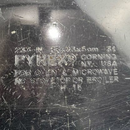 Vintage Pyrex #233-N Baking Dish