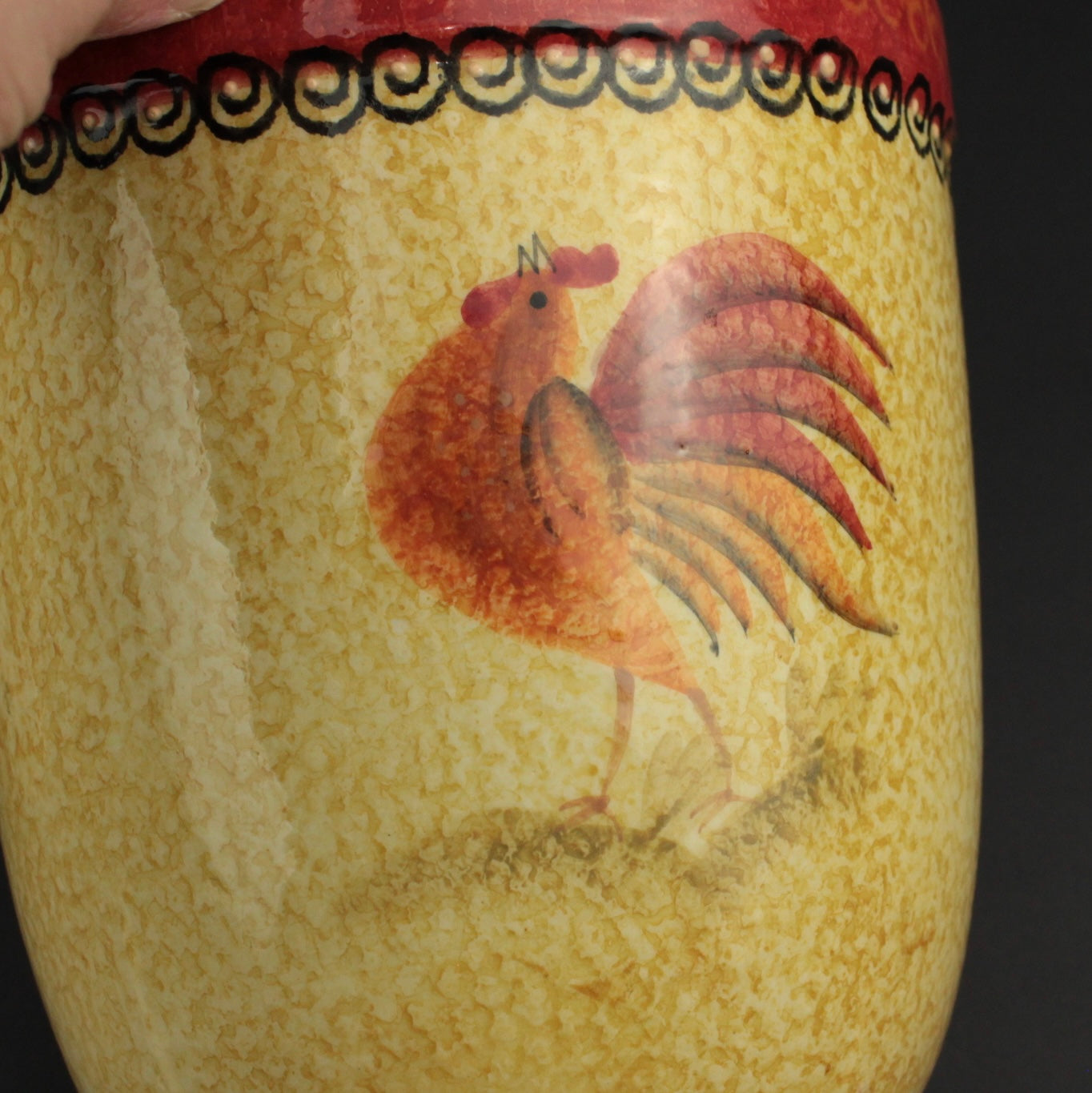 Rooster canister