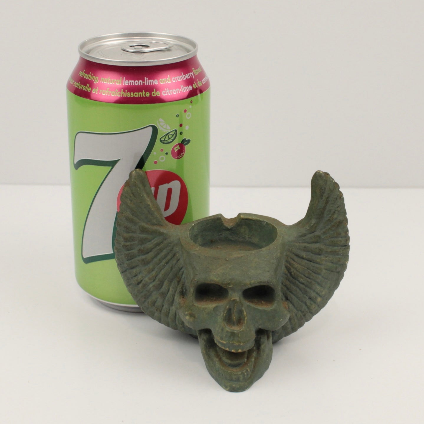 Skull tealight holder