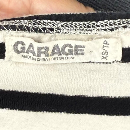 Garage striped bandeau