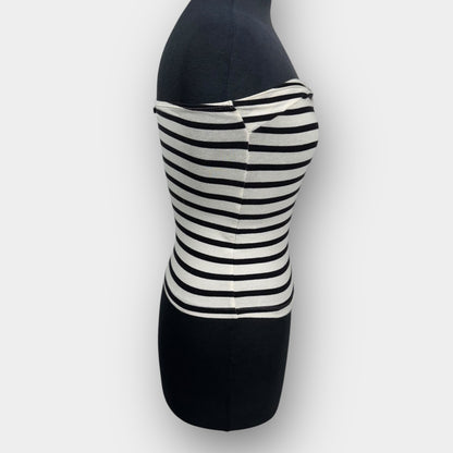Garage striped bandeau