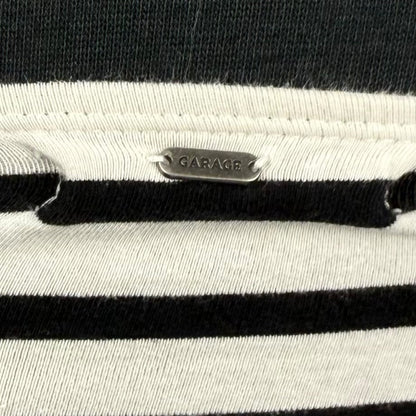 Garage striped bandeau